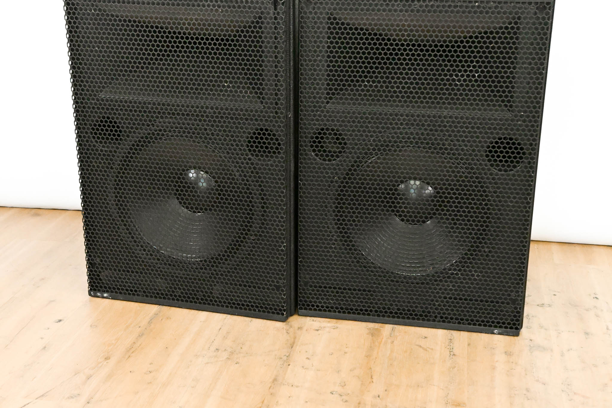 Meyer Sound CQ-2 Narrow Coverage Main Loudspeaker (PAIR)