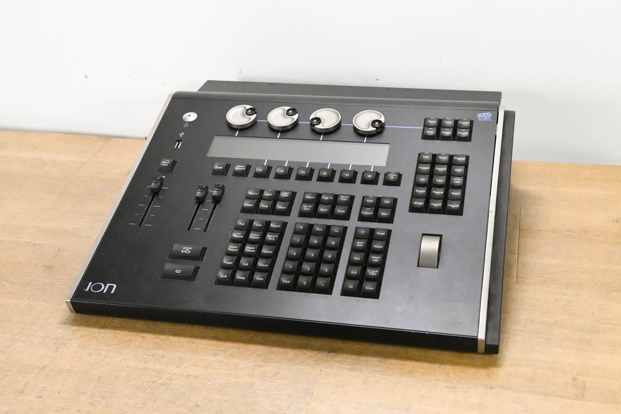 ETC ION 1000 Lighting Console