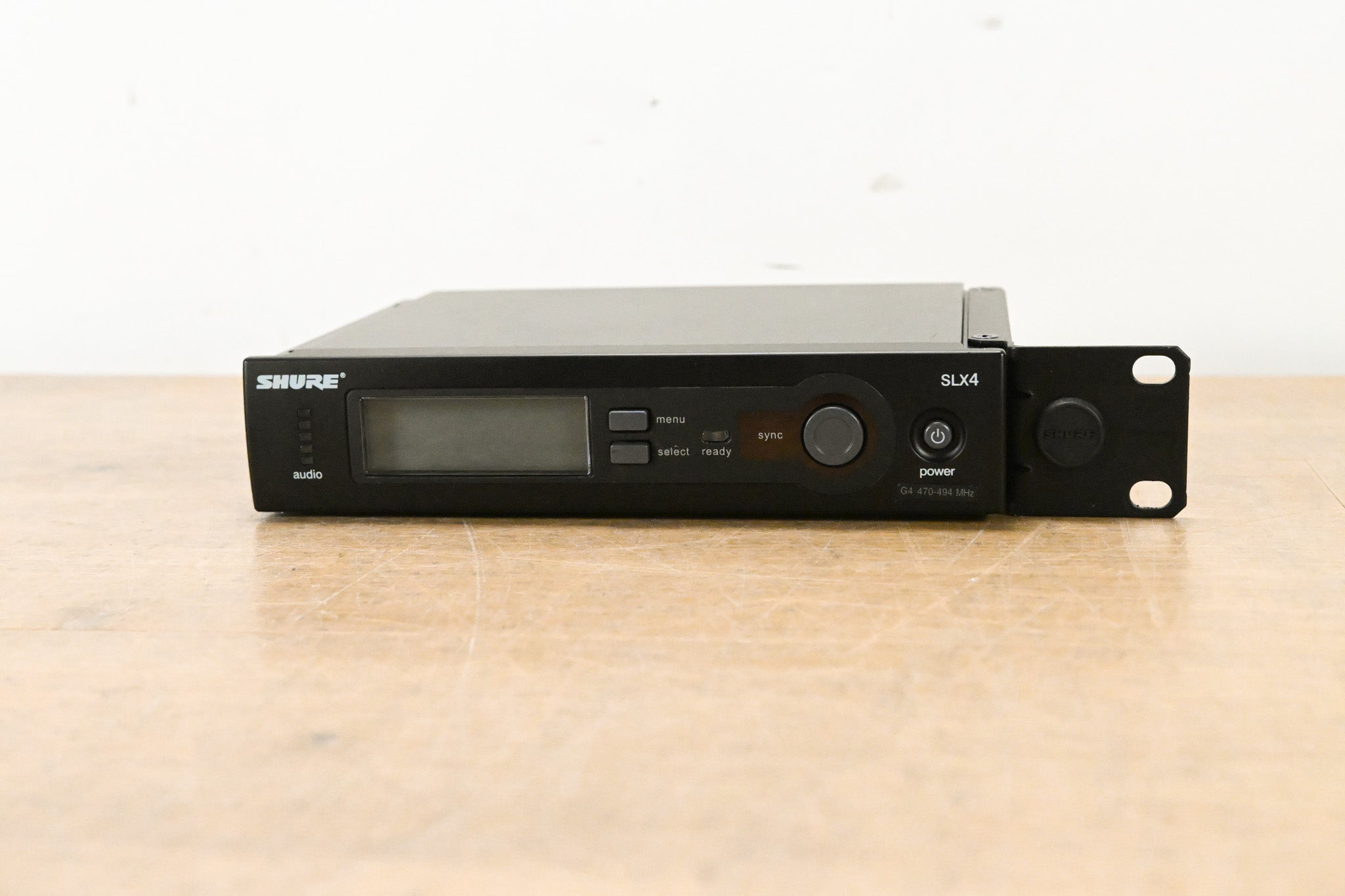 Shure SLX4 Wireless Receiver - G4 Band: 470-494 MHz (NO POWER SUPPLY)