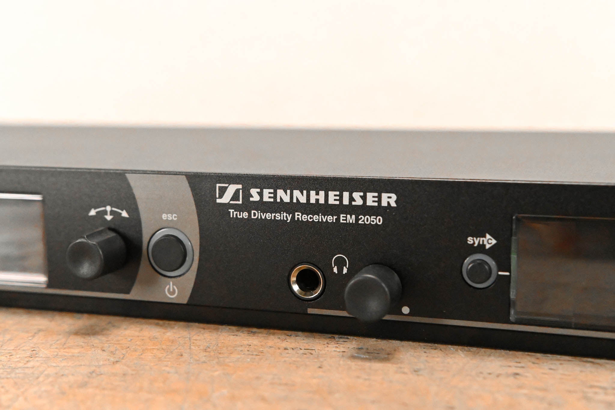 Sennheiser EM 2050 Dual-Channel Wireless Receiver Aw Range: 516-558 MHz