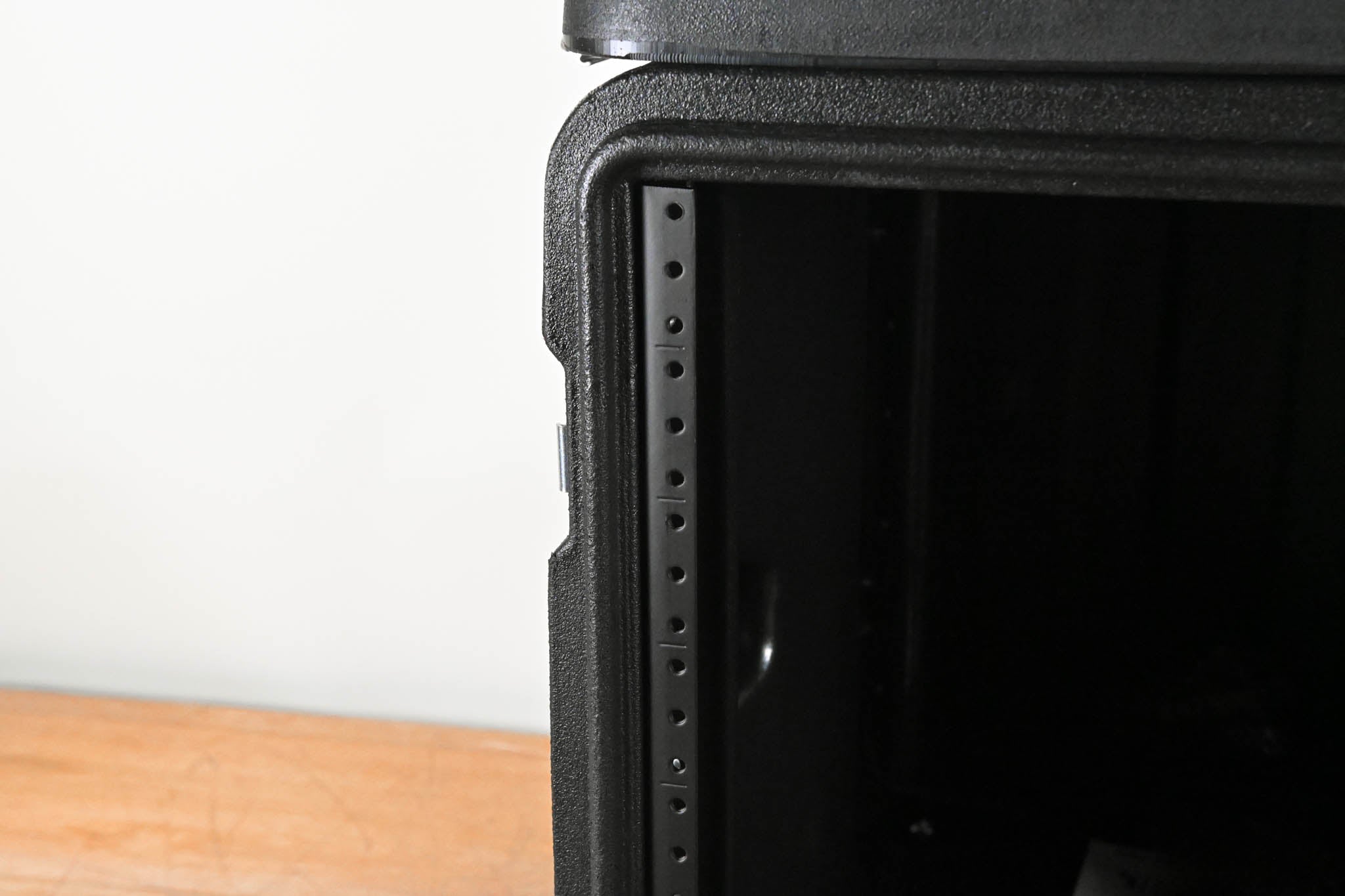 Gator Cases G-PROR-8U-19 Pro Series 8U Molded Audio Rack with Wheels