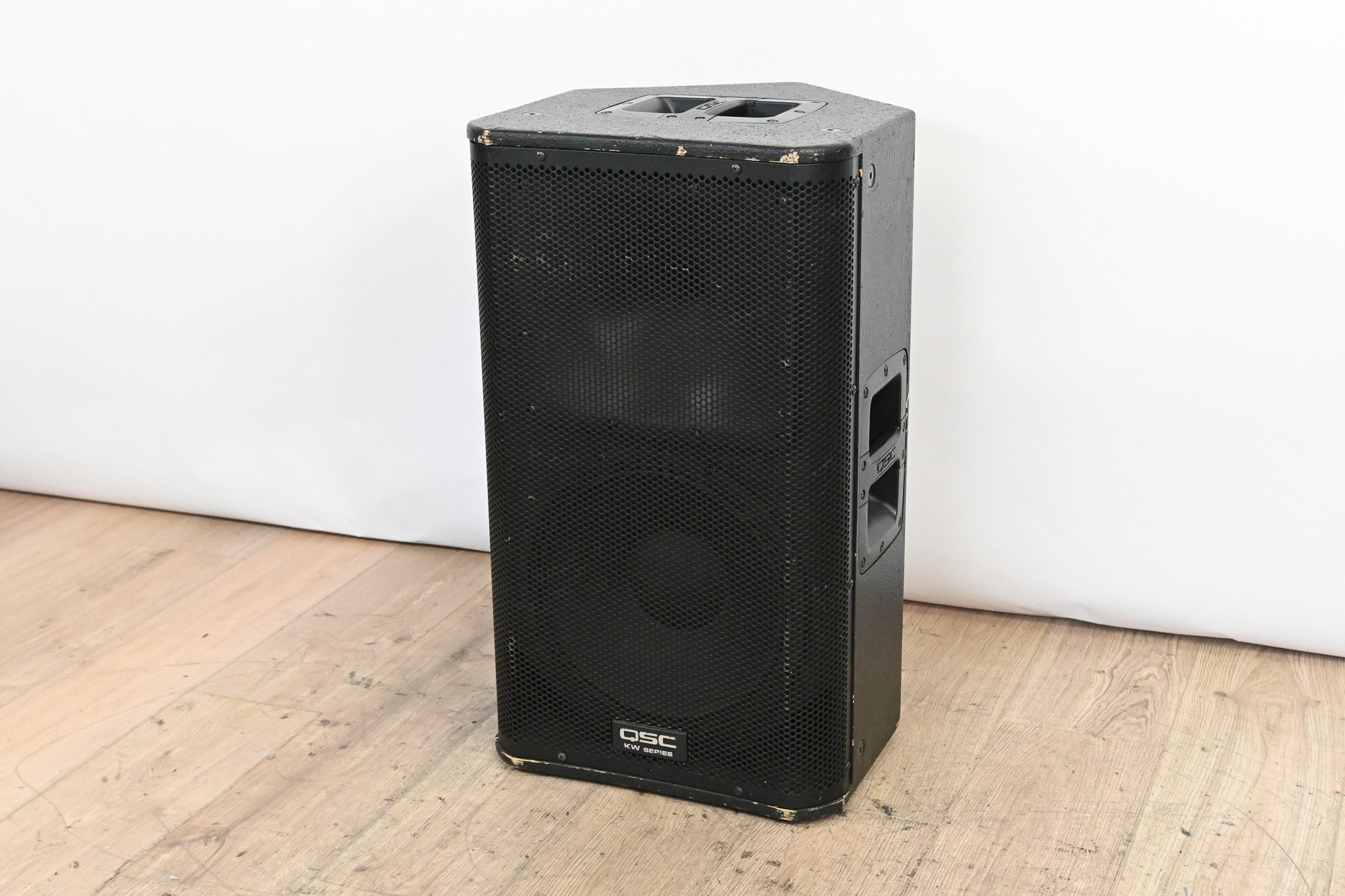 QSC KW122 1000W 12" Two-Way Active Loudspeaker