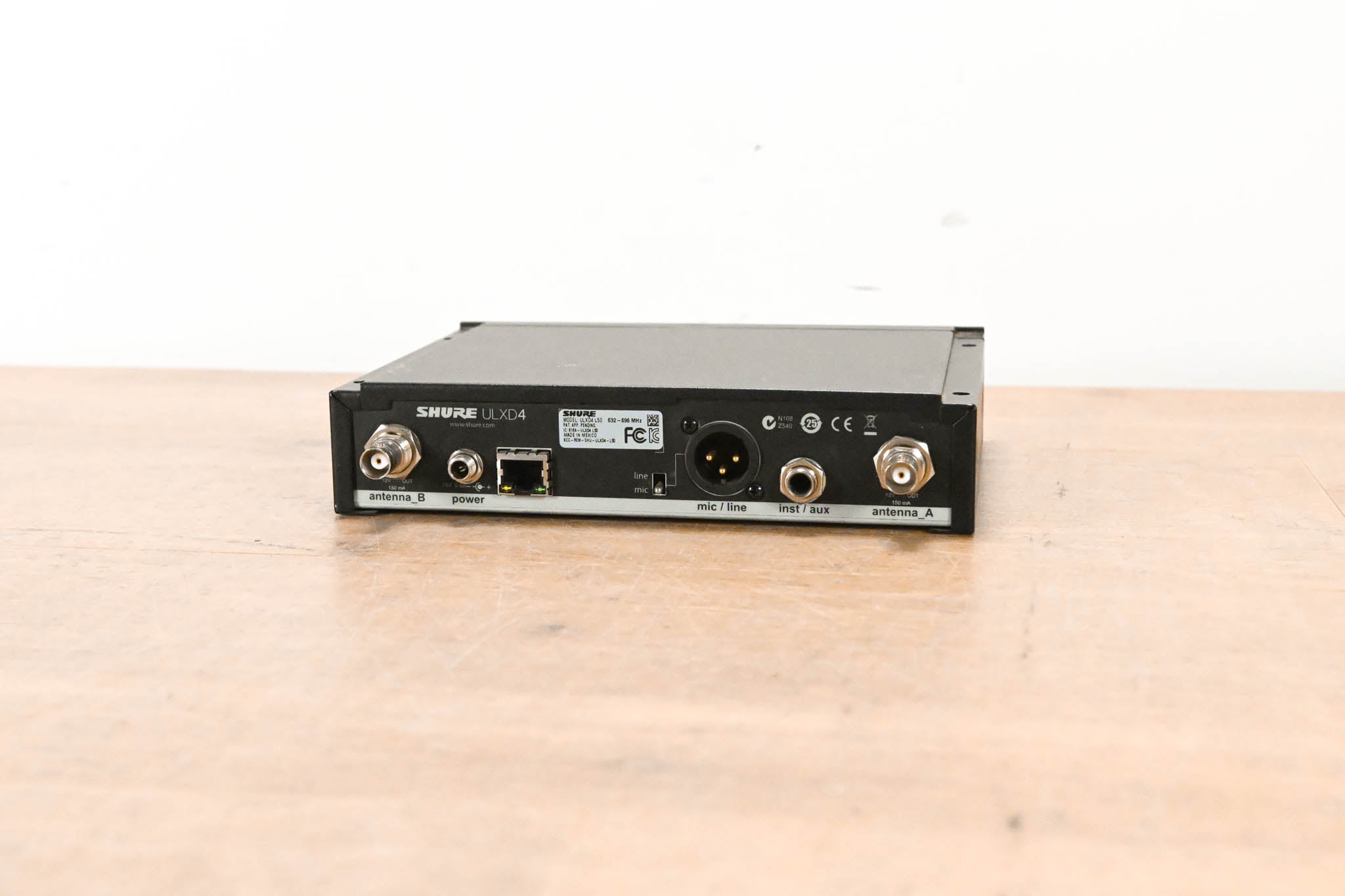Shure ULXD4 Digital Wireless Receiver L50 Range: 632-696 MHz (NO PSU)