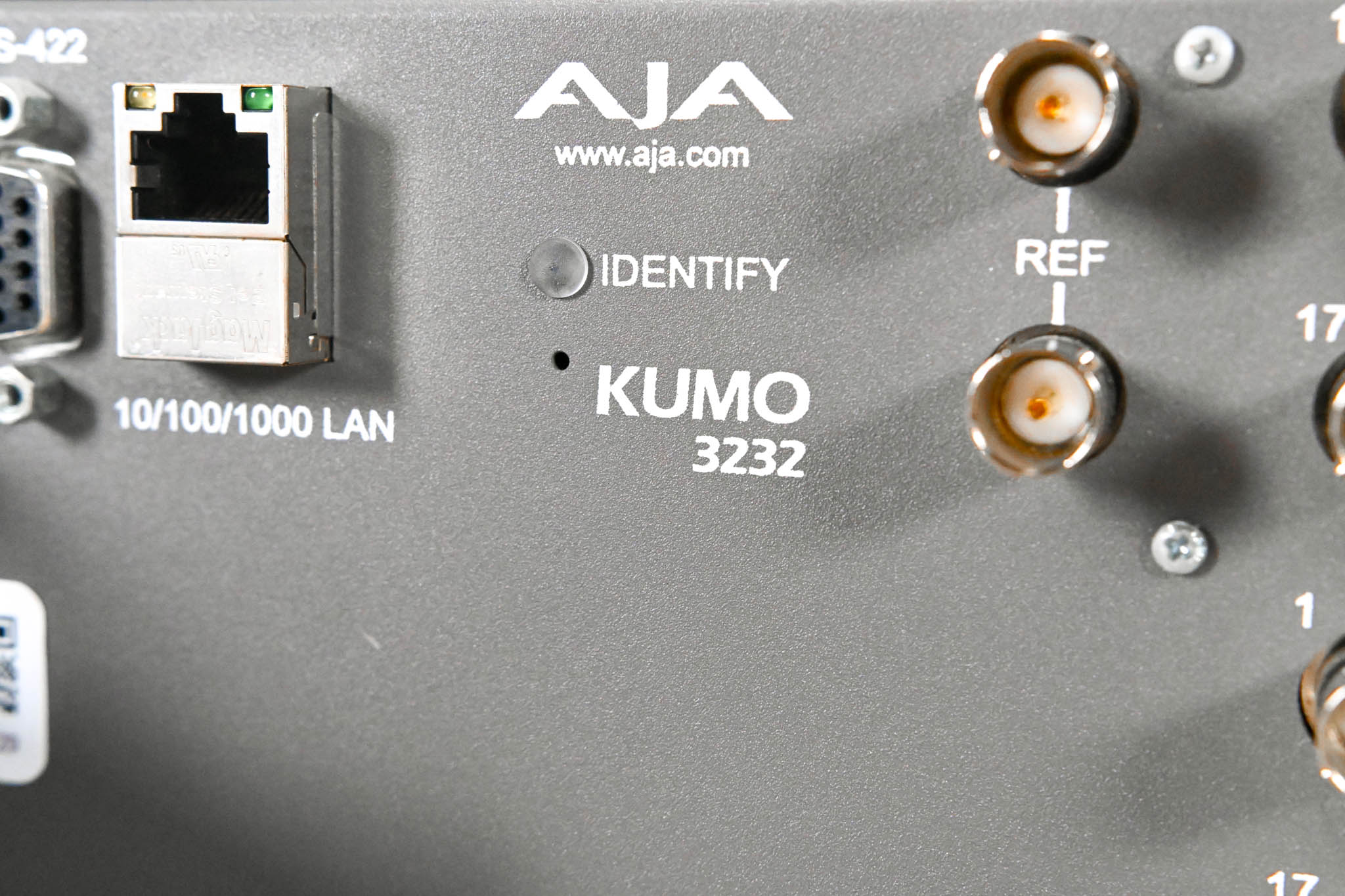 AJA KUMO 3232 2RU Compact 3G-SDI Router