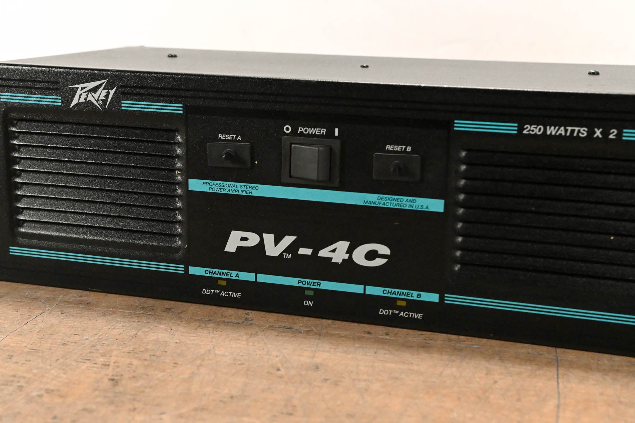 Peavey PV-4C 2-Channel Power Amplifier