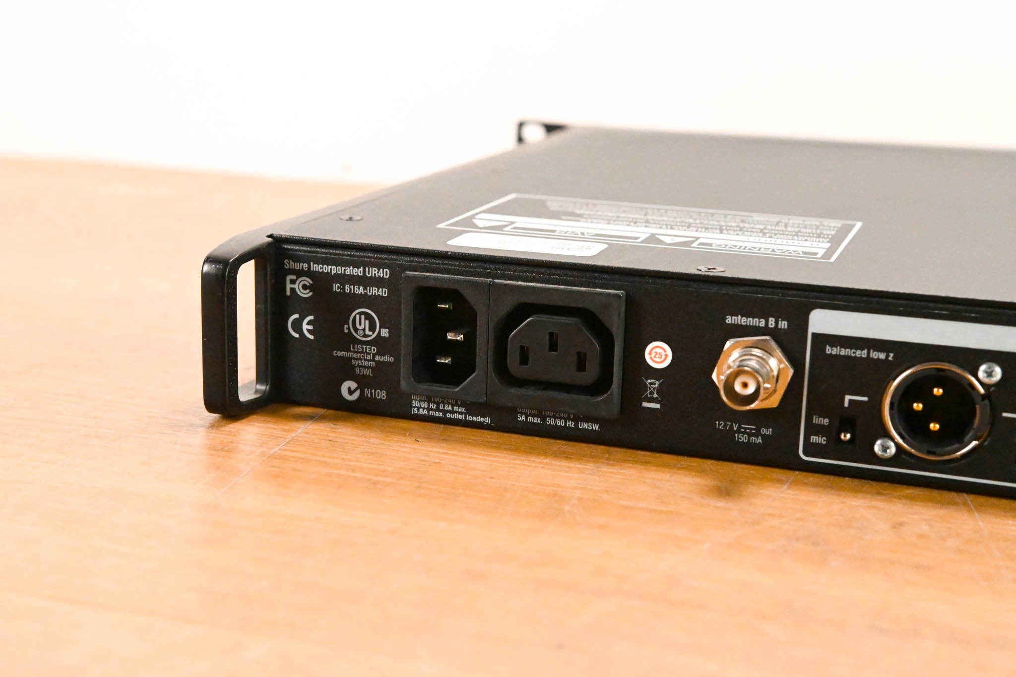 Shure UR4D Dual-Channel UHF Wireless Receiver - H4 Band: 518-578 MHz