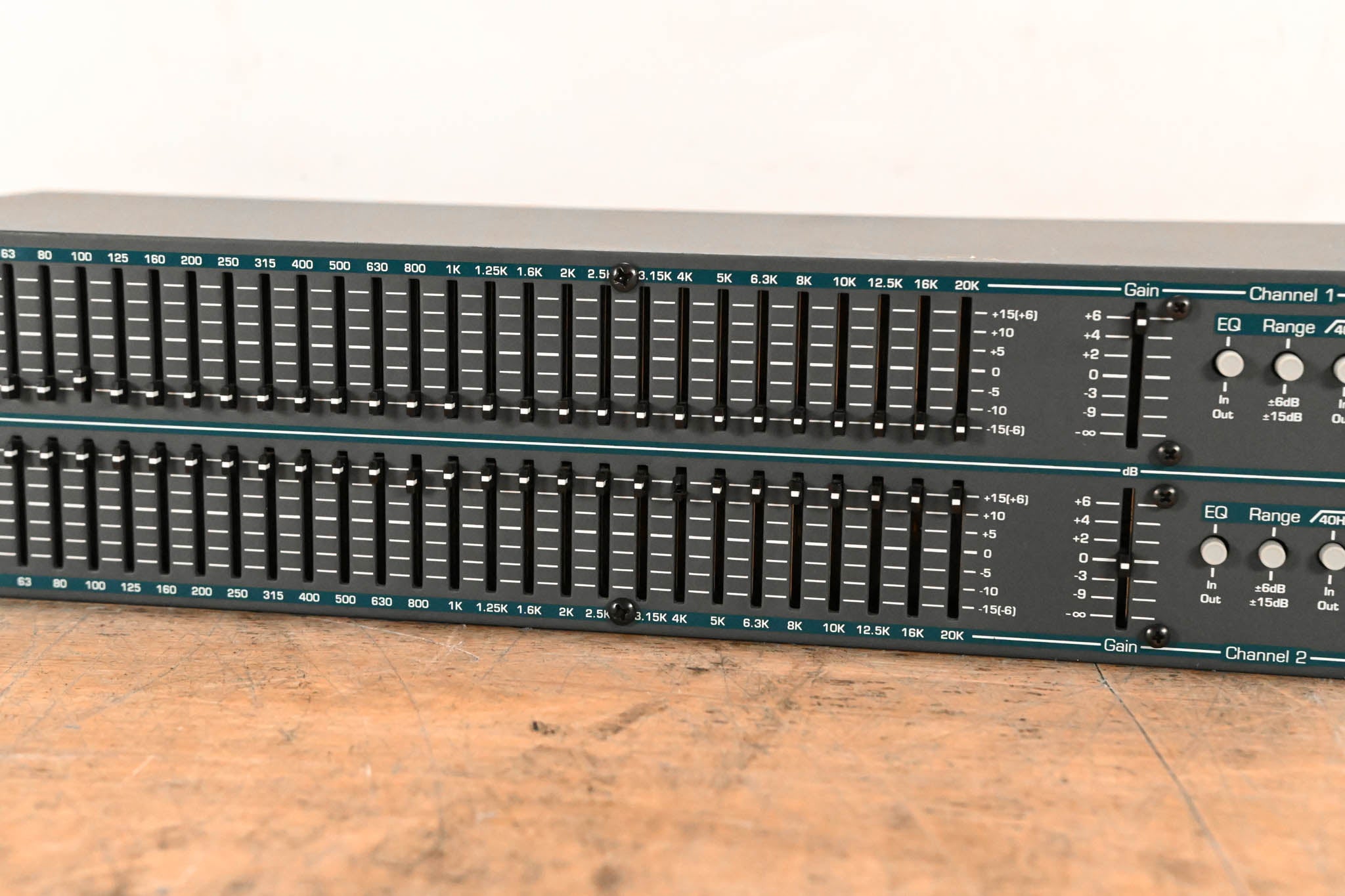 Ashly MQX-2310 2-Channel 31-band Graphic Equalizer
