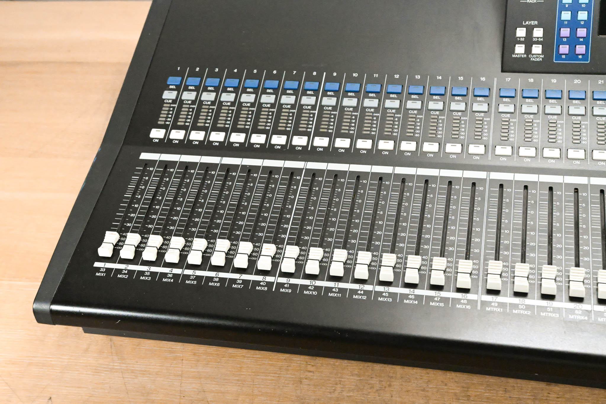 Yamaha LS9-32 32-Input Digital Mixing Console