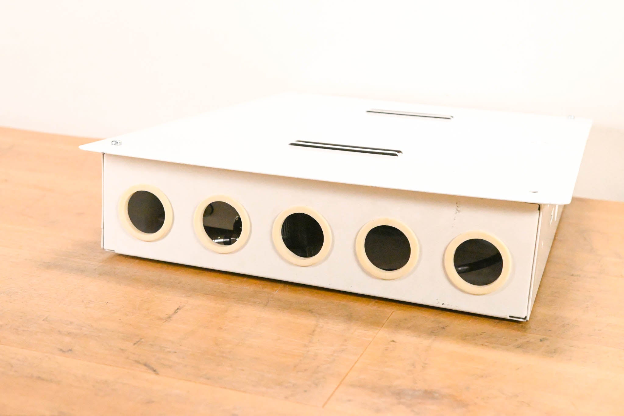 Channel Vision DP-3/12-II Amplified RF Coax Distribution Panel