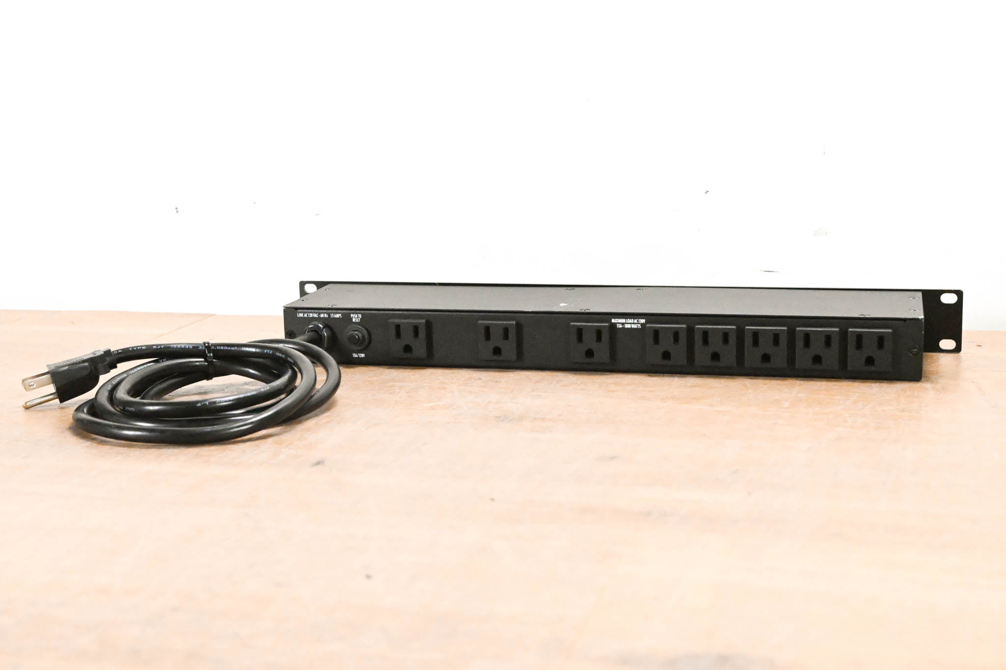 Furman M-8x2 8-Outlet Power Conditioner
