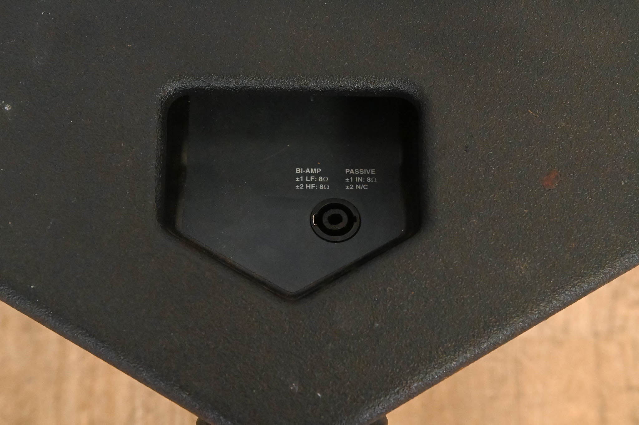 JBL VRX915M 2-Way Passive Monitor