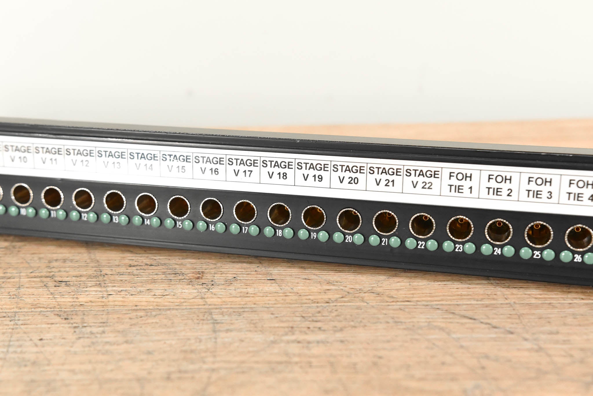 AVP 1RU 32-Input Video Patch Bay