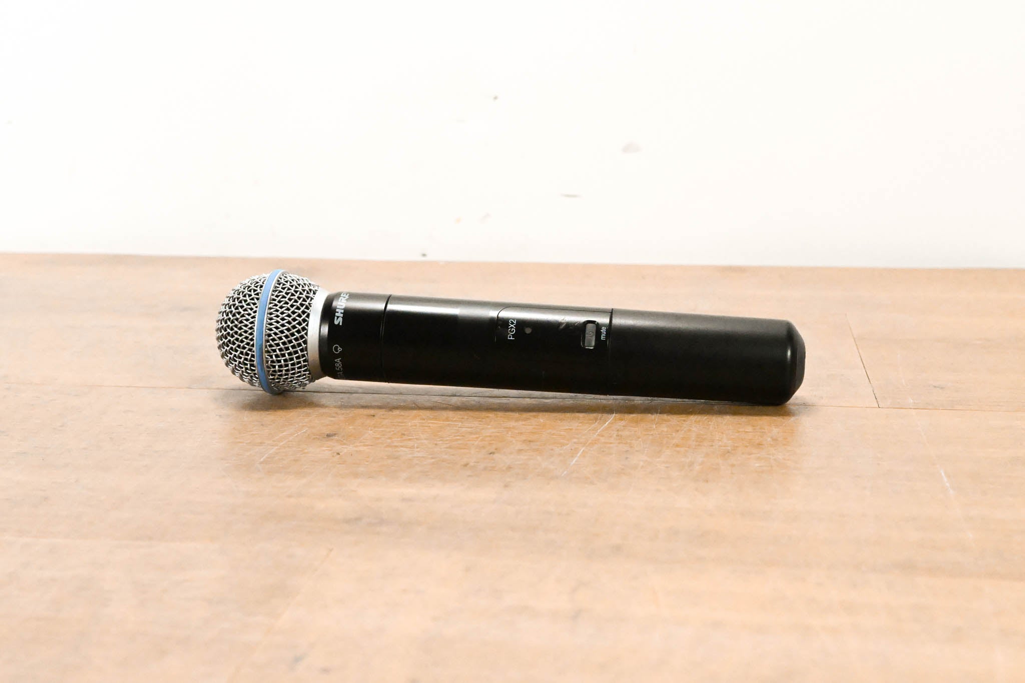 Shure PGX24/BETA58A Handheld Wireless System - L5 Band: 644-662 MHz