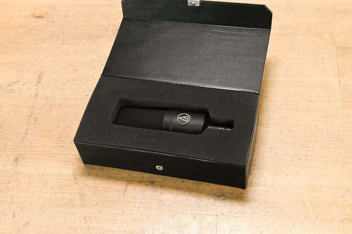 Audio-Technica AT4033 Cardioid Condenser Mic w/ AT8441 Shock Mount