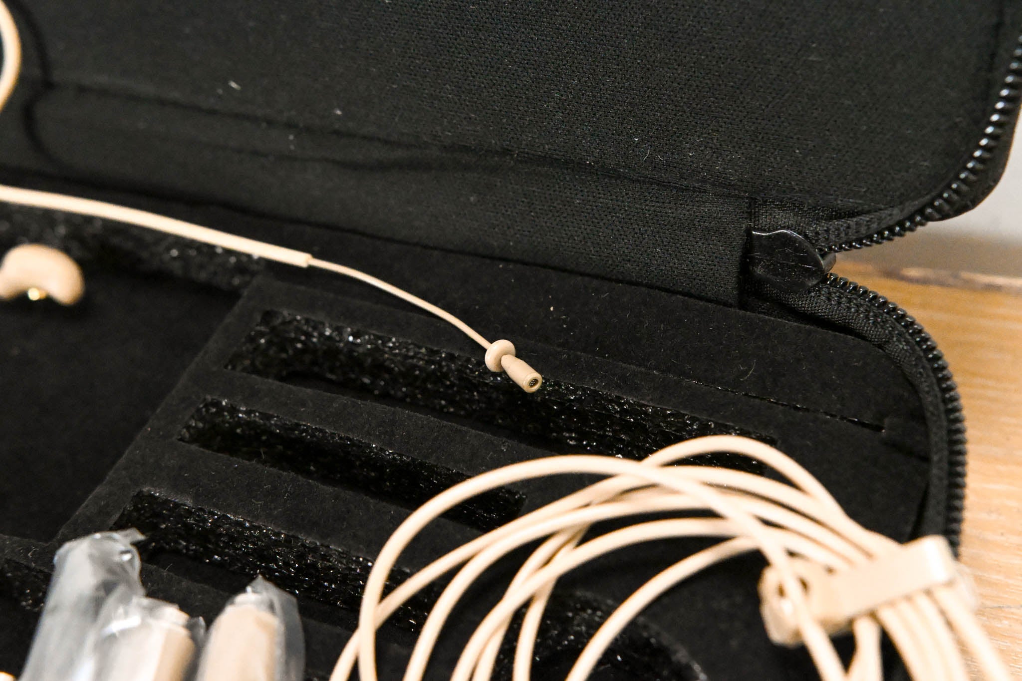 Samson SE10 Earset Microphone with Condenser Capsule & Accessories