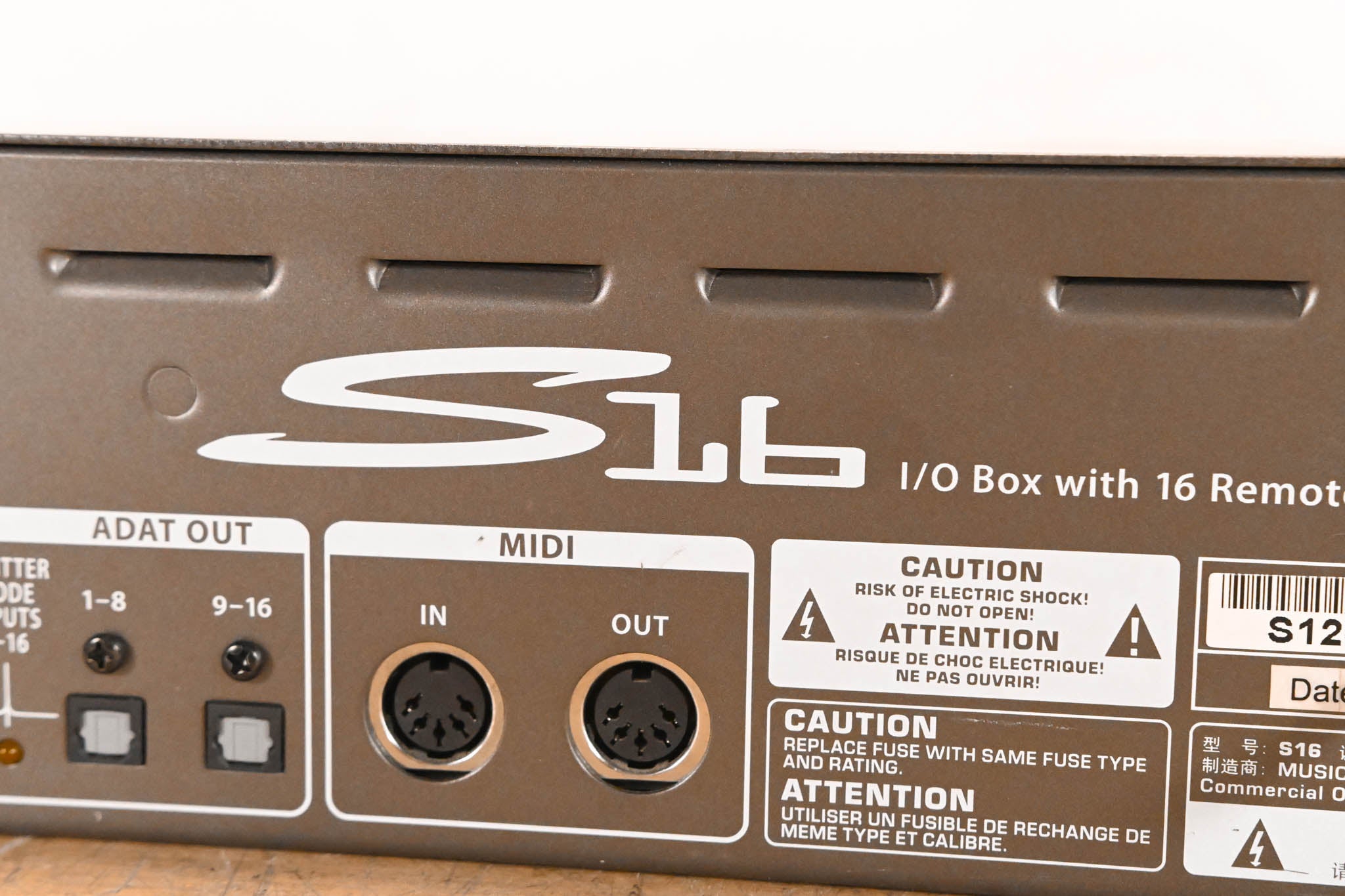 Behringer S16 16 x 8 Digital Stage Box