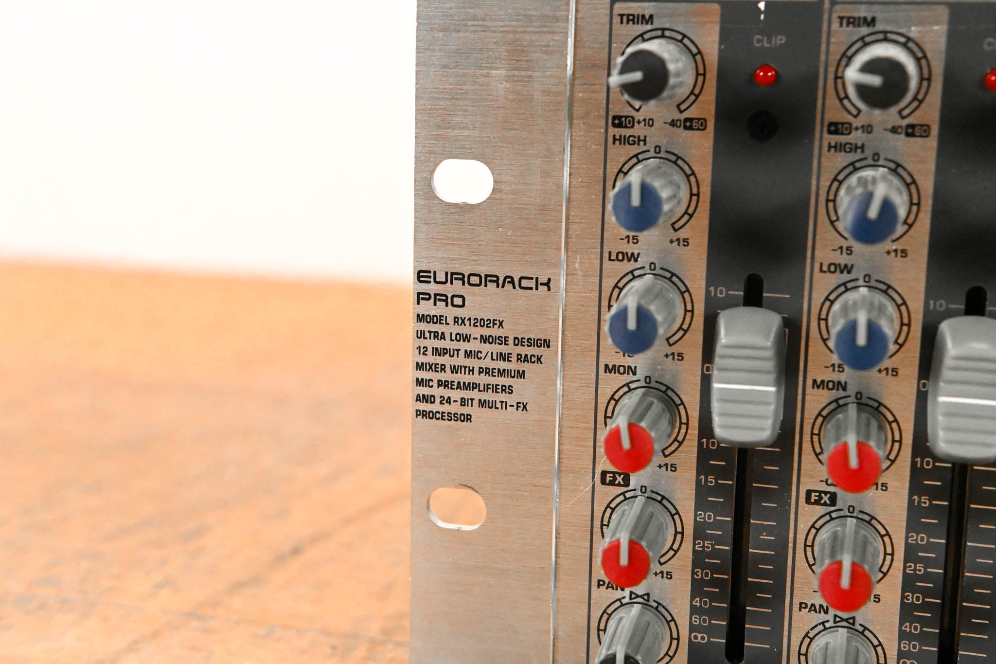 Behringer EURORACK PRO RX1202FX 12-Input Mic/Line Rack Mixer