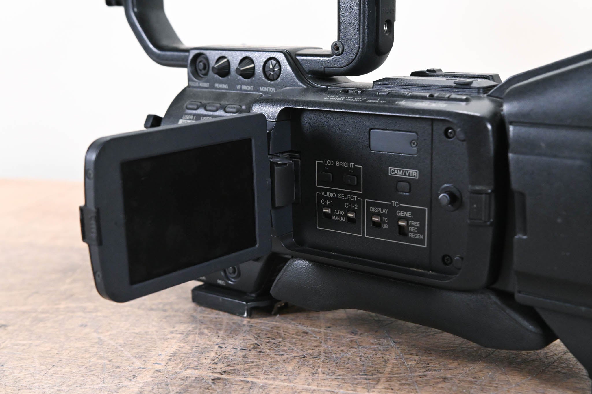 JVC GY-HD250CHU 1/3" 3-CCD Professional HDV Camcorder