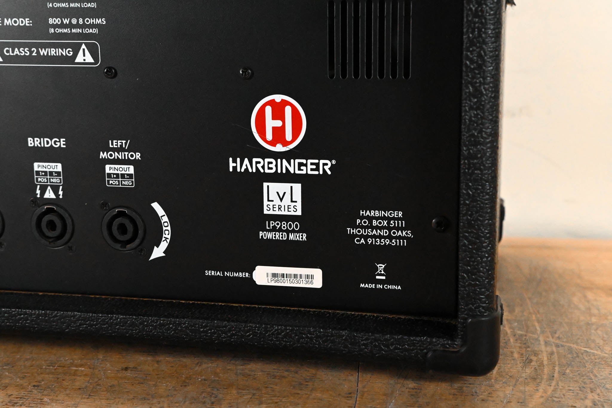 Harbinger LP9800 LVL Series Powered Mixer