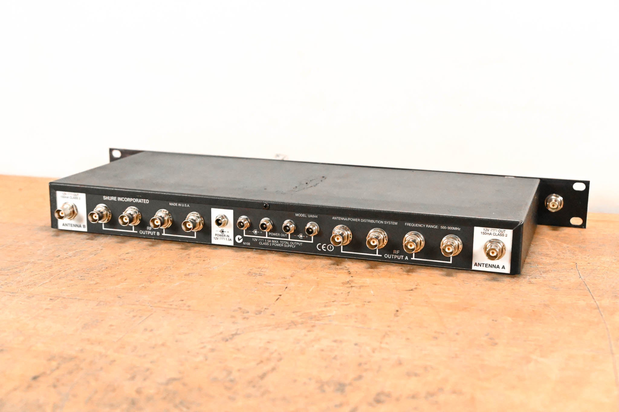 Shure UA844 Antenna Distribution System - 500-900 MHz (NO POWER SUPPLY)