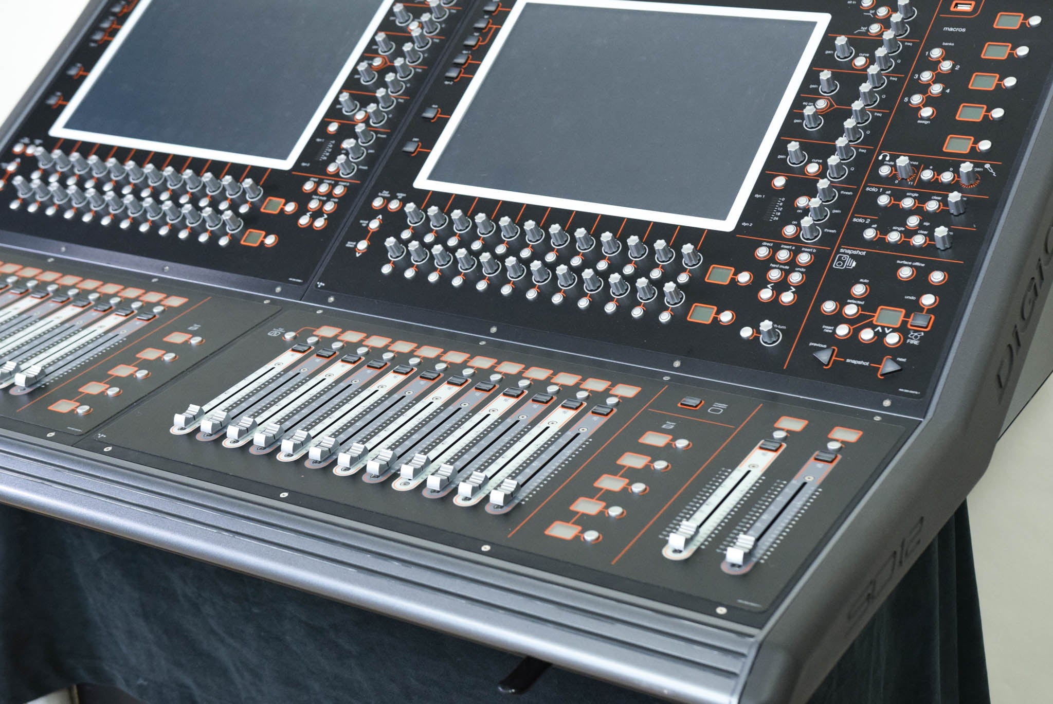 DiGiCo SD12 Digital Mixing Console