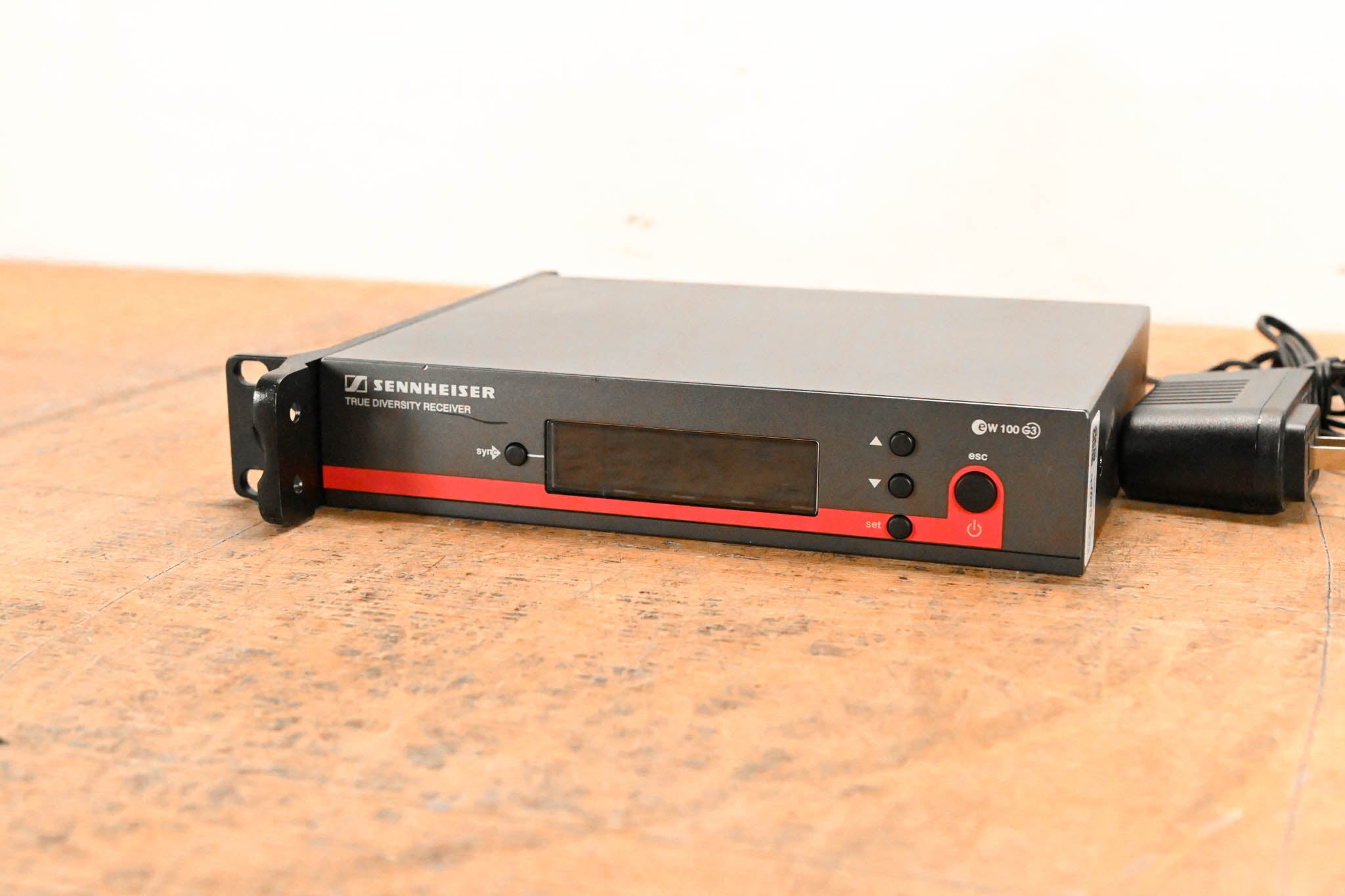 Sennheiser EM 100 G3 Wireless Receiver - A Range: 516-558 MHz