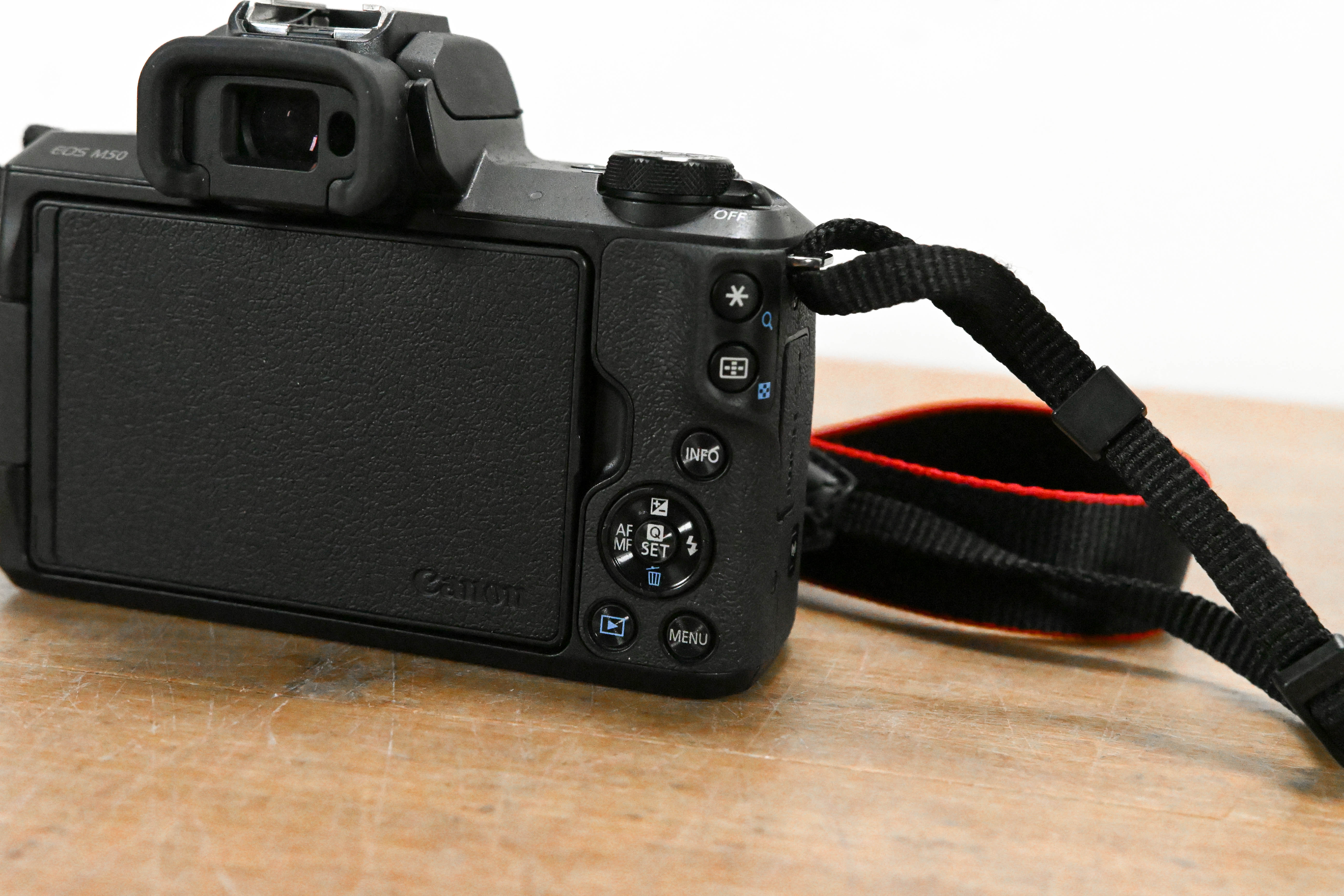 Canon EOS M50 Mirrorless Camera with EF-M 15-45mm f/3.5-6.3 IS STM Lens