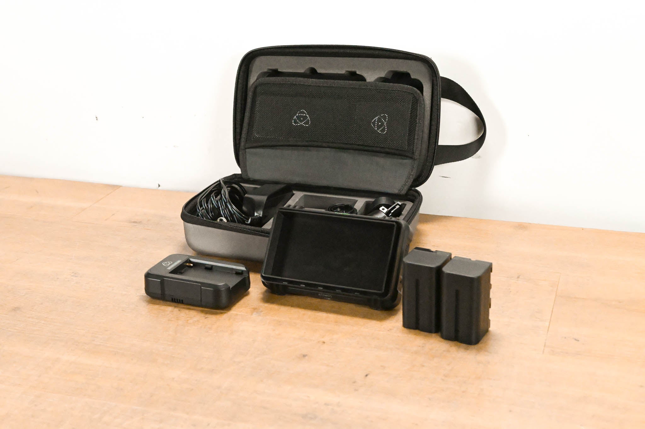 Atomos Shinobi SDI 5" HDR Pro Monitor Kit