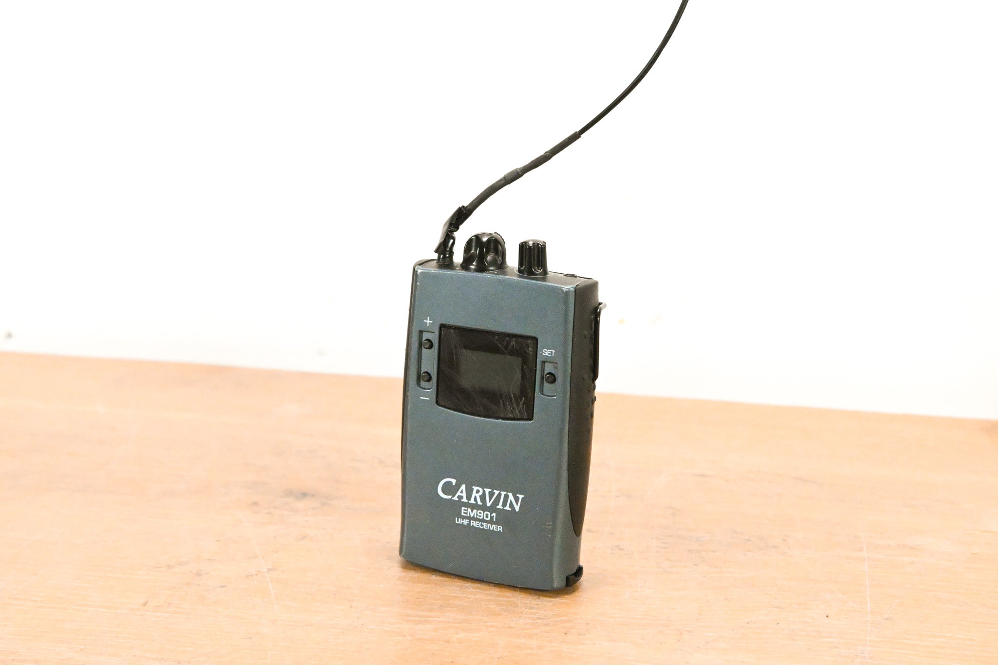 Carvin EM900 Wireless IEM System with EM901 Bodypack - 518-542 MHz
