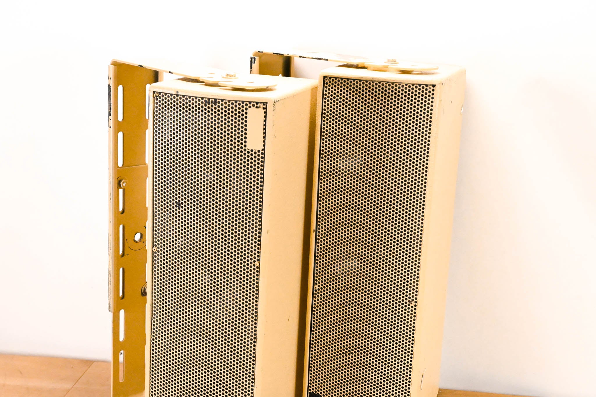 EAW UB52 Two-Way Full-Range Loudspeaker (PAIR)