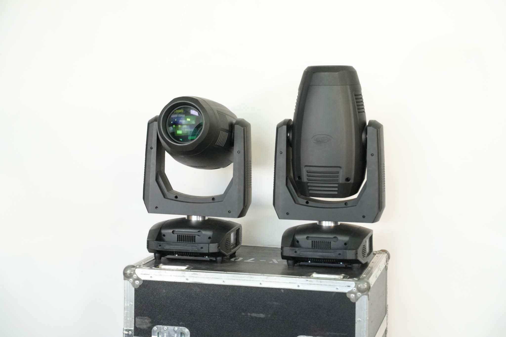 Elation Platinum HFX Hybrid 3-in-1 Moving Head Light Pair w/ Flight Case