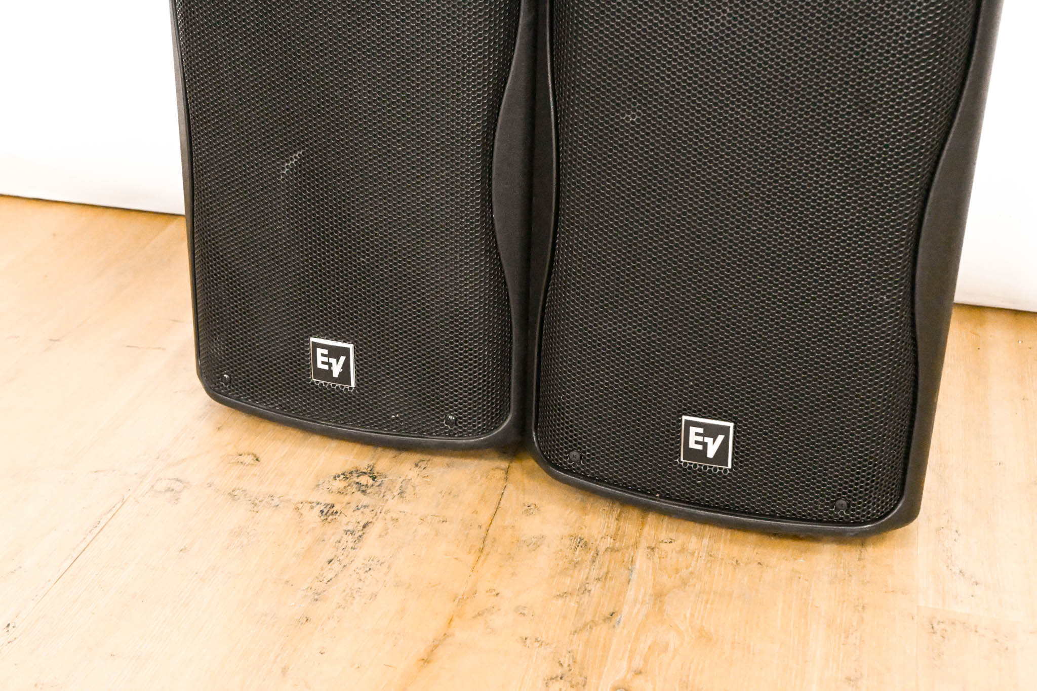Electro-Voice (EV) ZX1-90 8-inch Two-Way Passive Loudspeaker (PAIR)