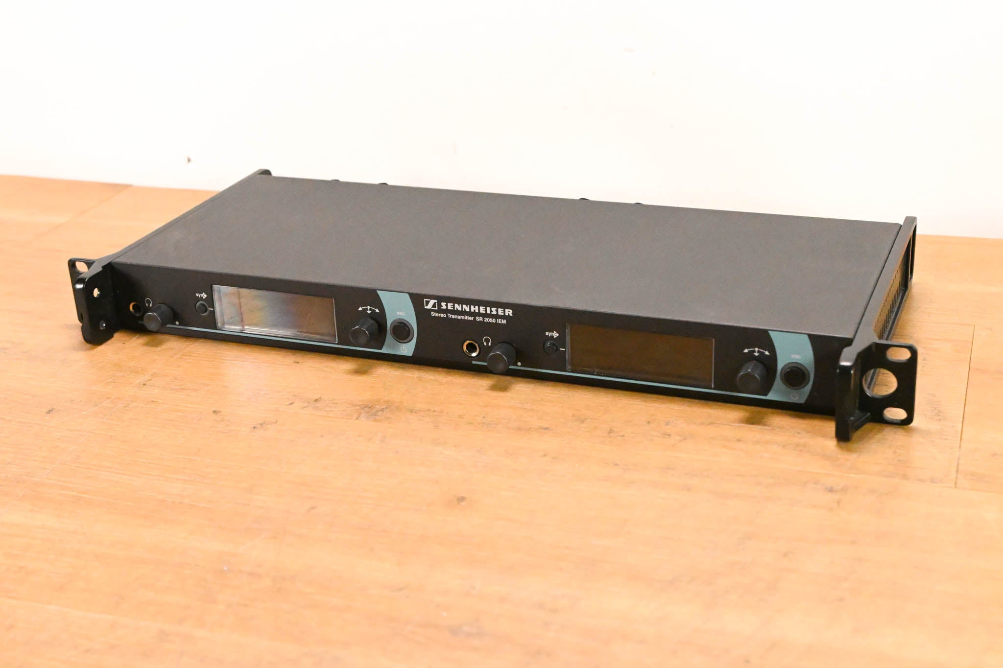 Sennheiser SR 2050XP IEM Stereo Wireless Transmitter - Aw: 516-558 MHz