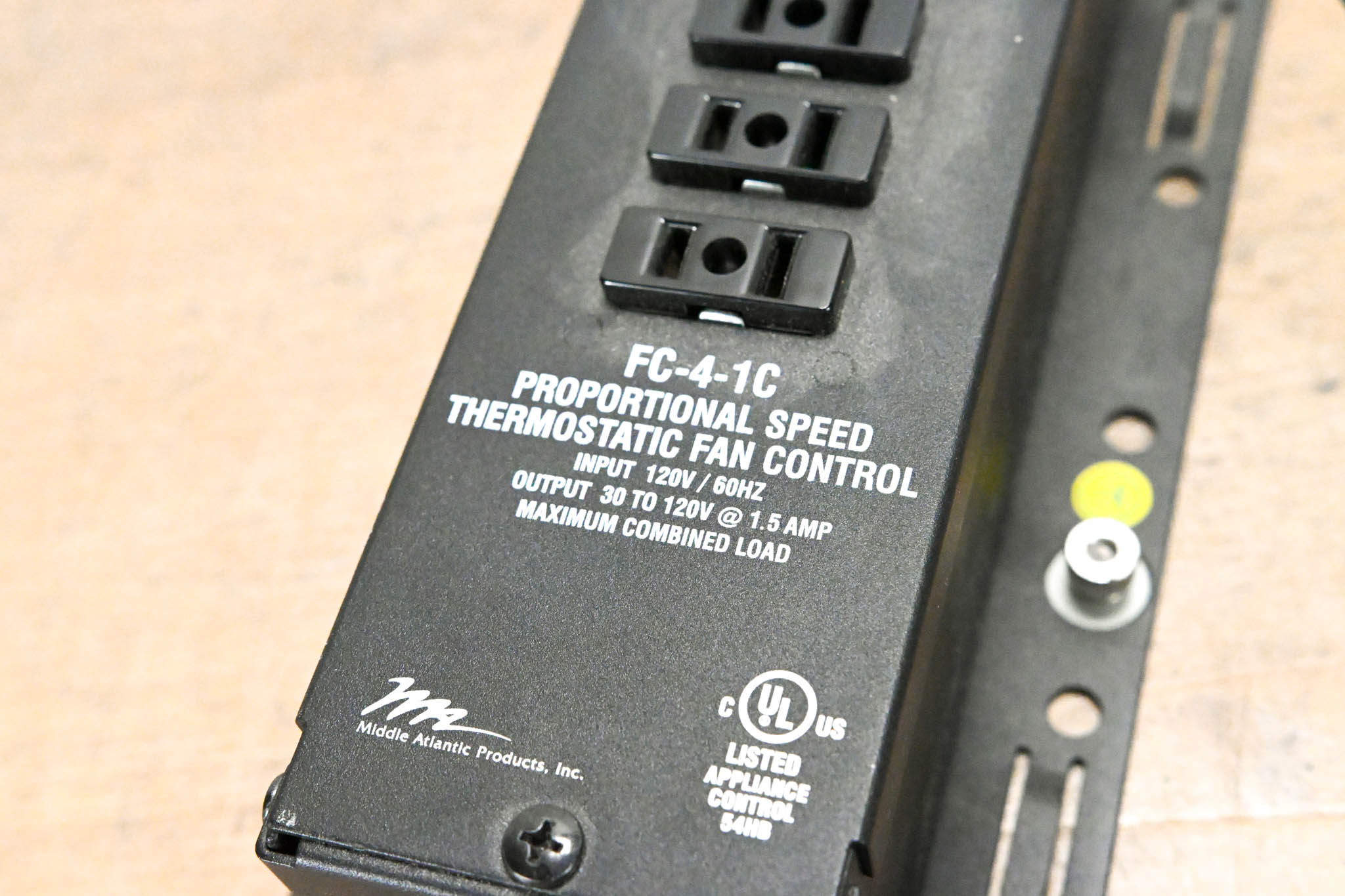 Middle Atlantic FC-4-1C Thermostatic Fan Controller