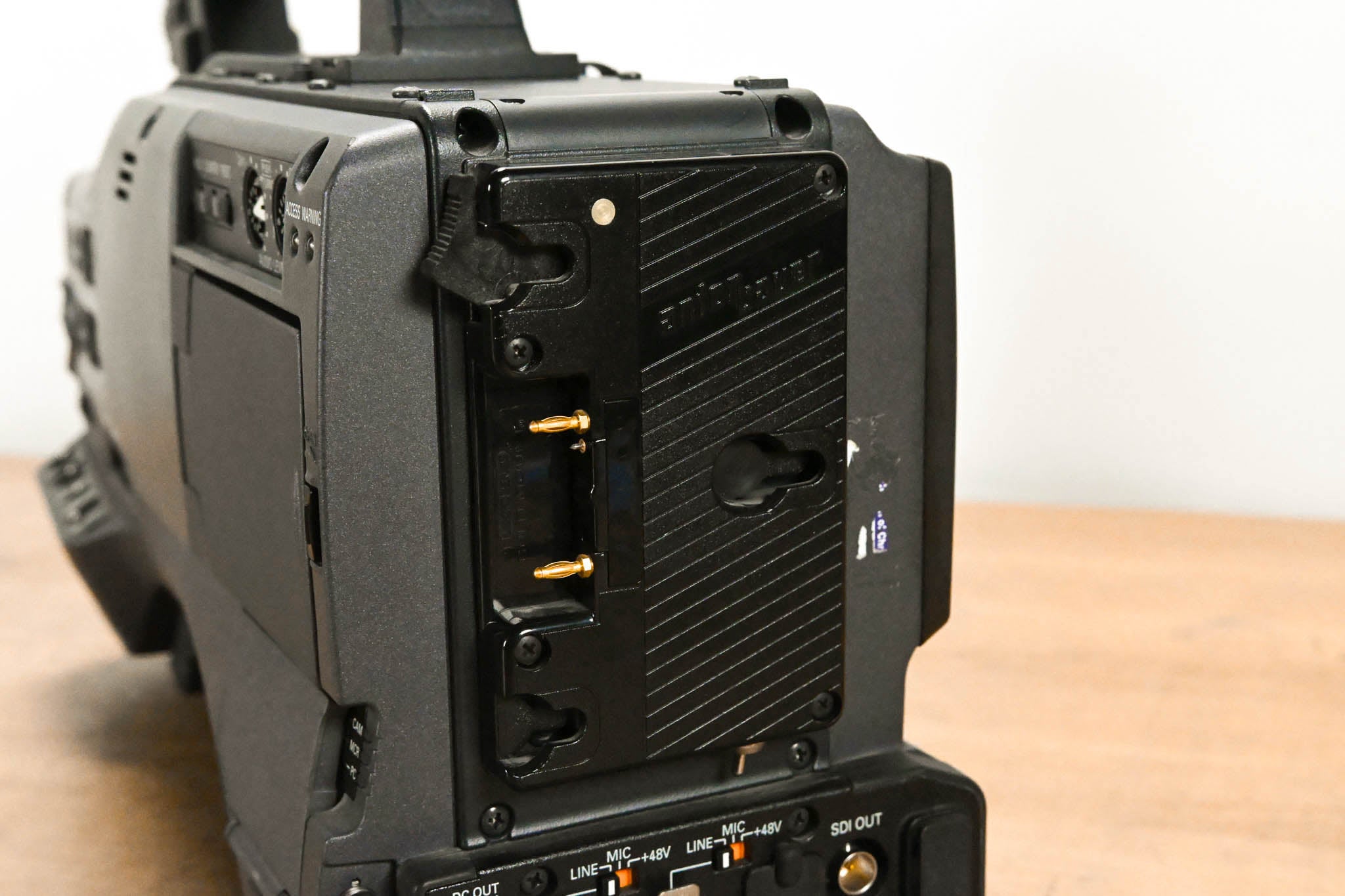 Panasonic AG-HPX500P 2/3" Shoulder-Mounted P2HD Camcorder
