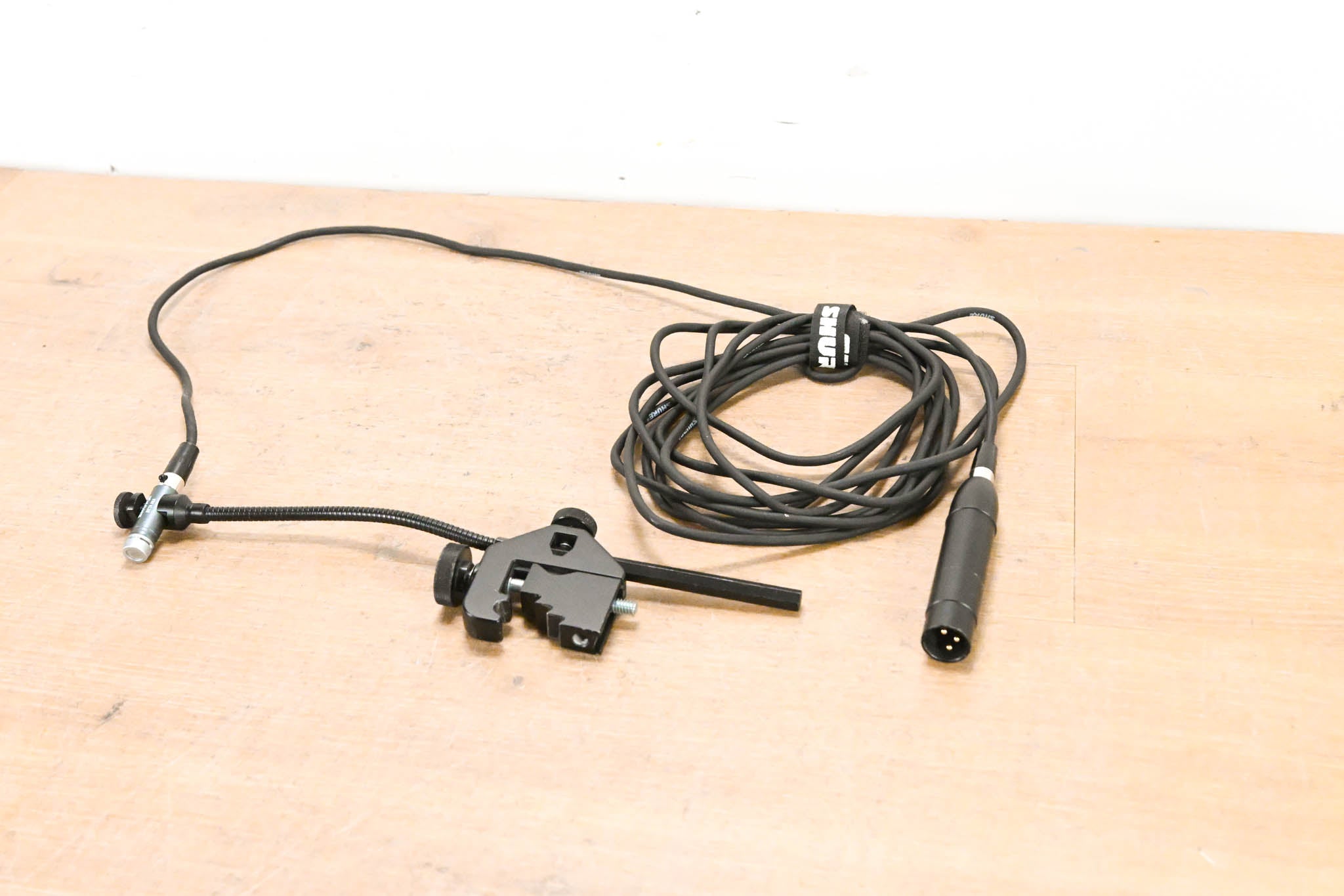 Shure BETA 98A Miniature Condenser Instrument Microphone w/ Drum Mount