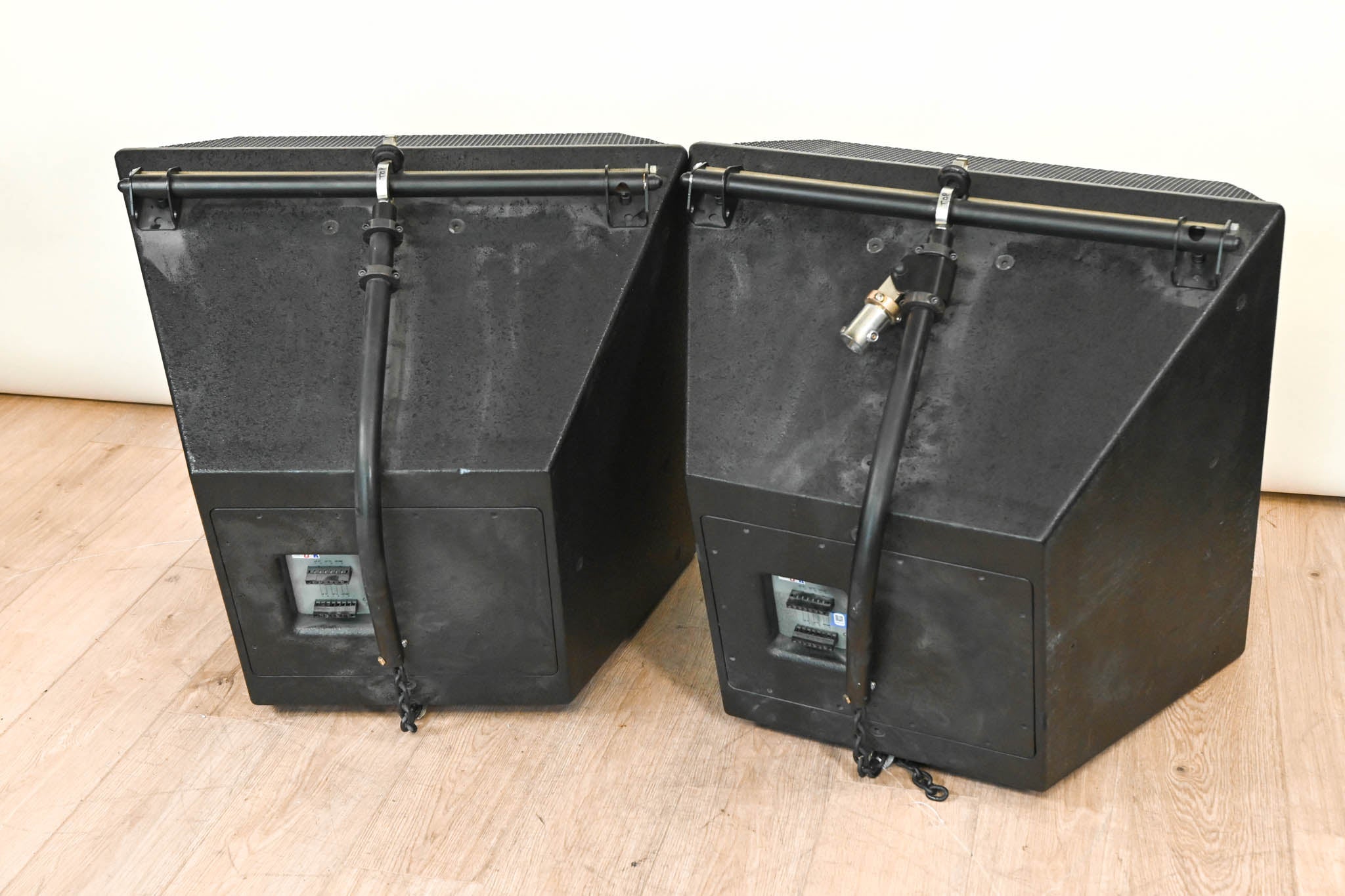 EAW QX544i 3-Way Trapezoidal Loudspeaker 45° x 45° (PAIR)