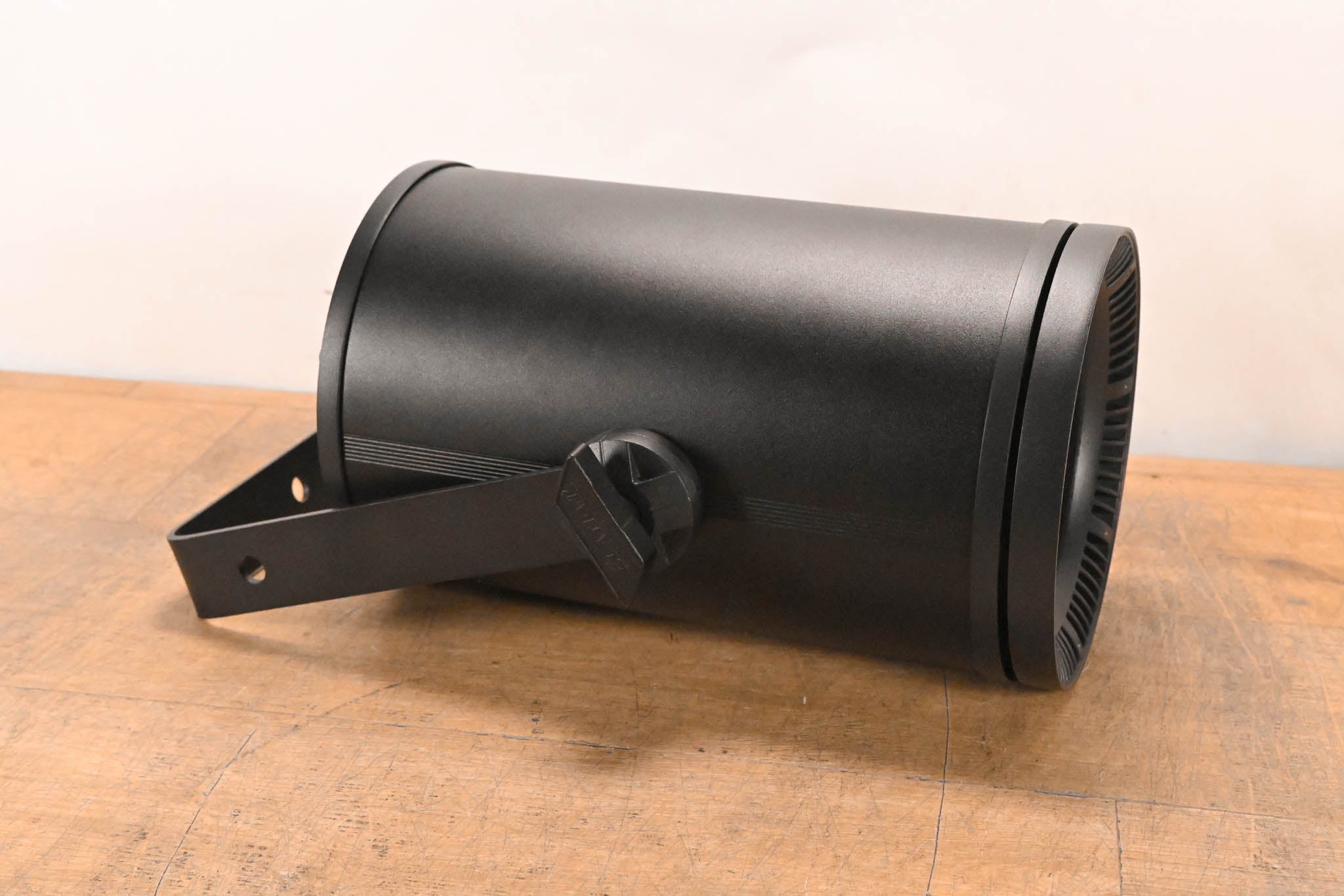 Elation Fuze Pendant 230W RGBWL LED House Light Fixture (NO PSU)