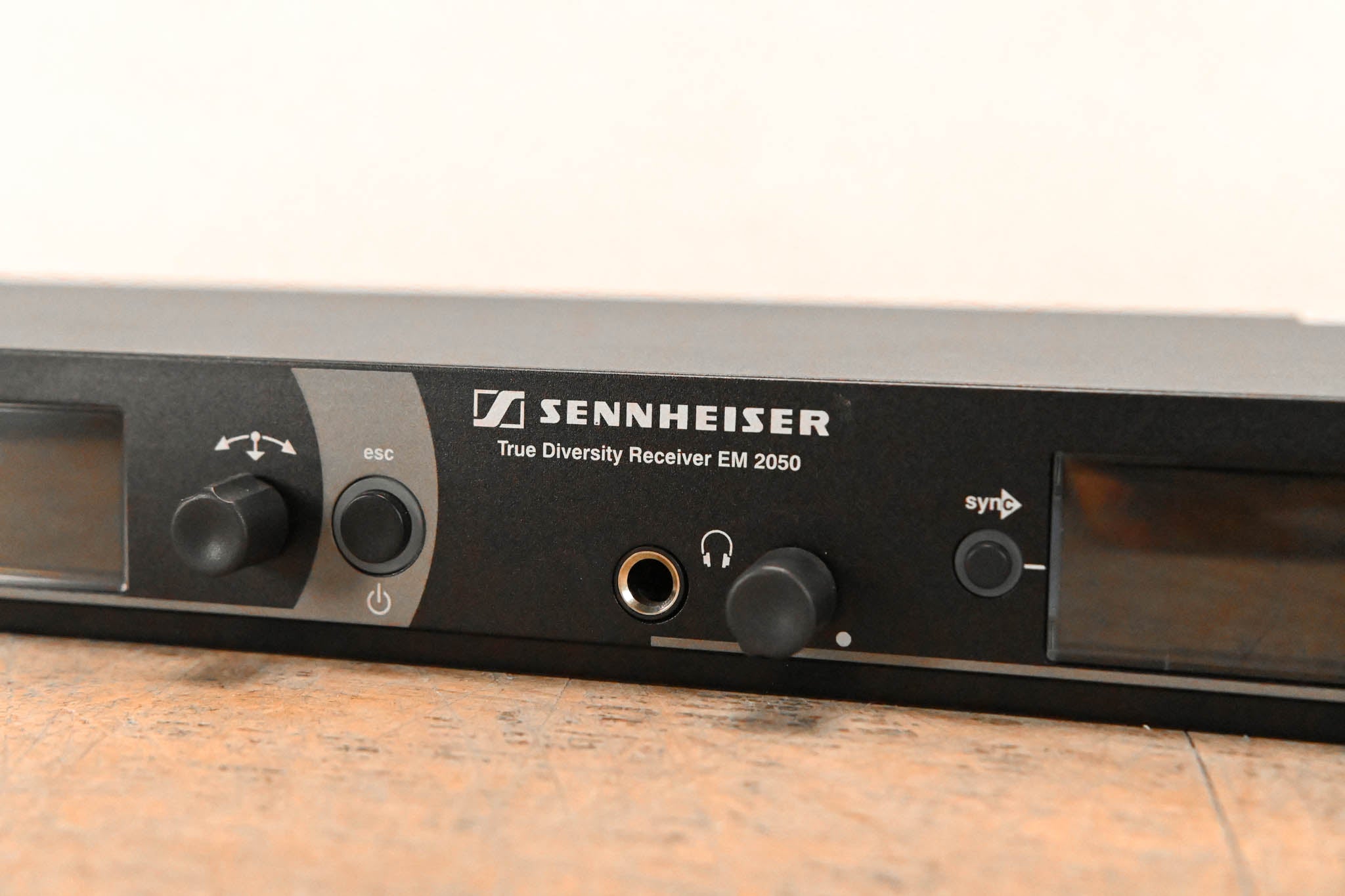 Sennheiser EM 2050 Dual-Channel Wireless Receiver Aw Range: 516-558 MHz
