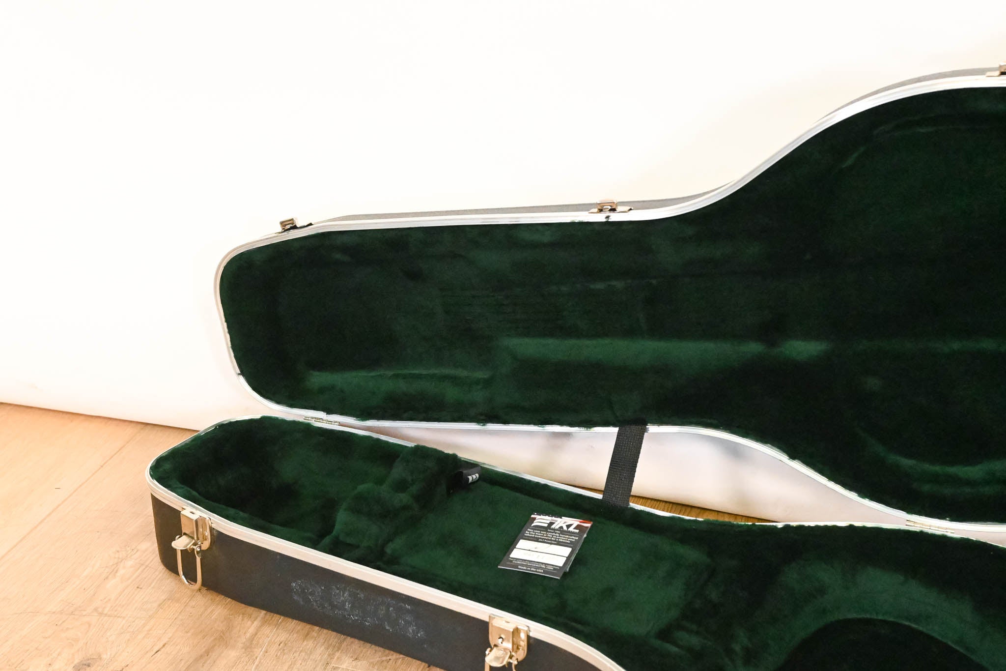 Martin / TKL Dreadnought Acoustic Hardshell Case - Green Plush Interior