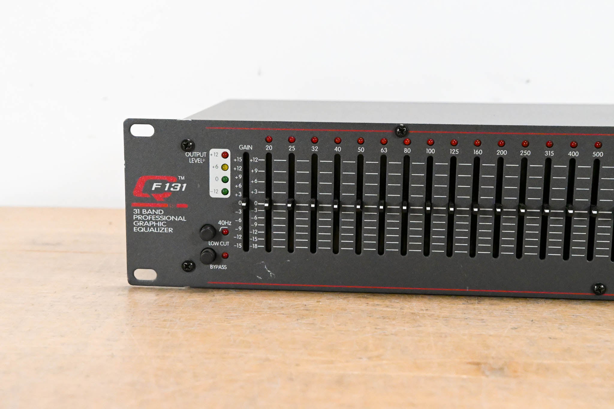Peavey QF 131 31-Band Graphic Equalizer