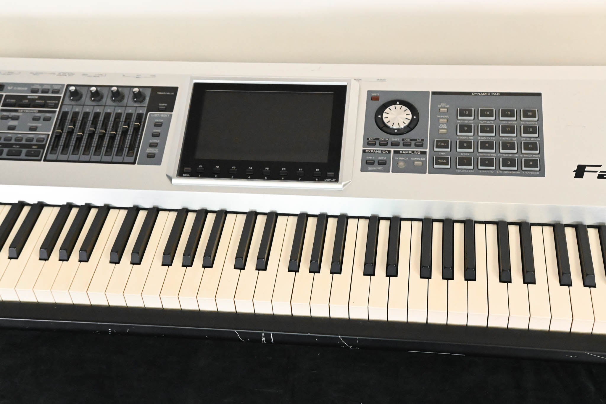 Roland Fantom G8 88-Key Keyboard Workstation