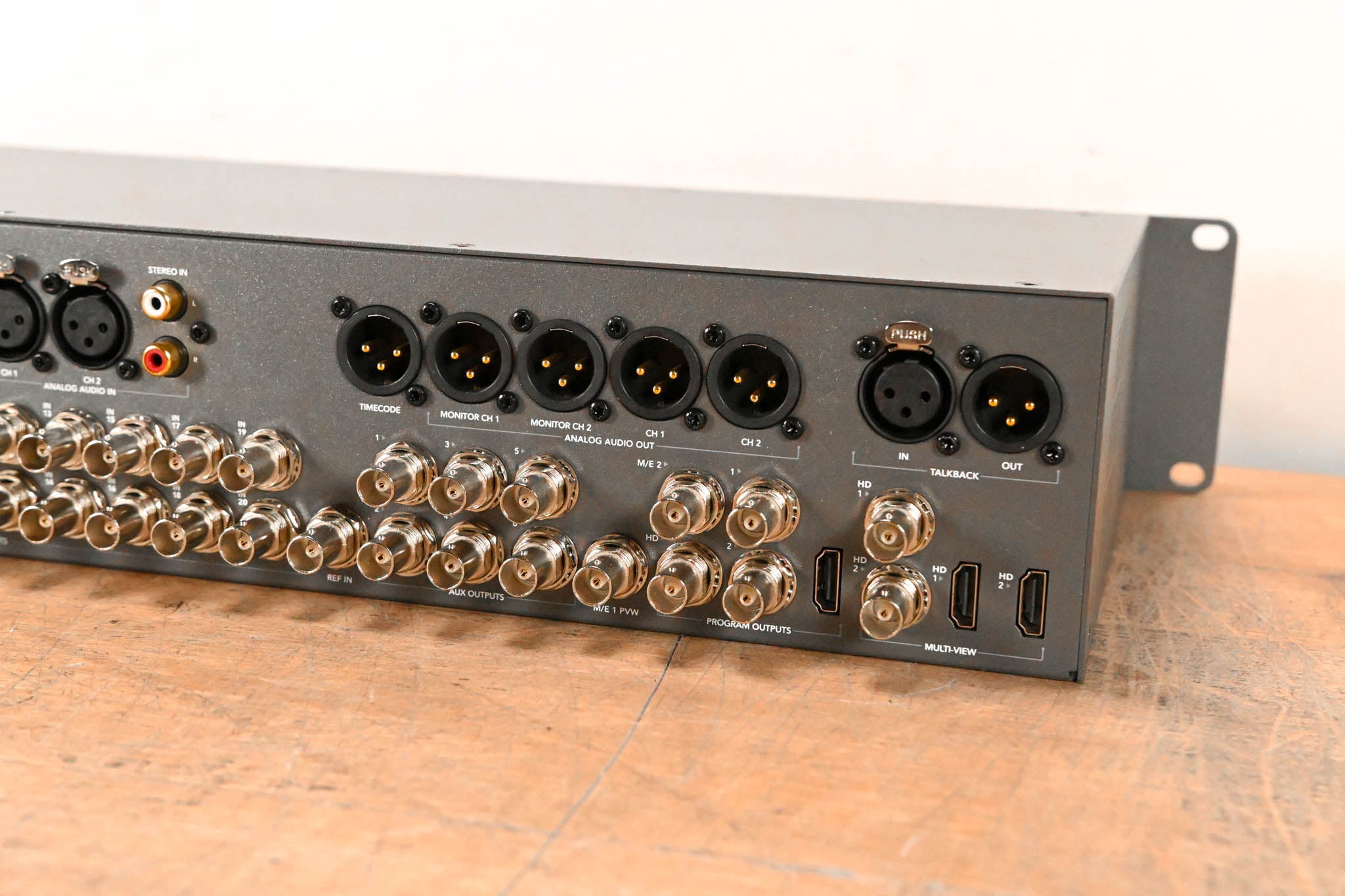 Blackmagic Design ATEM 2 M/E Production Studio 4K