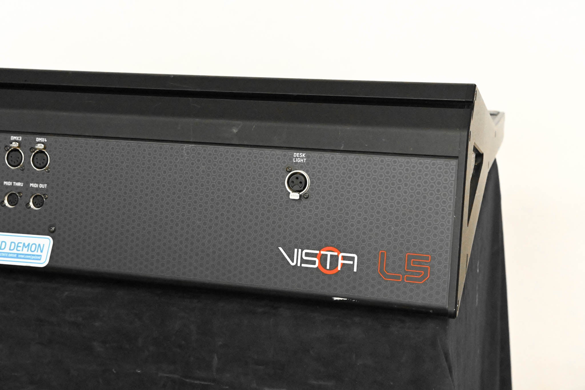 Jands Vista L5 Lighting Control Console with 16-Universe Internal Dongle