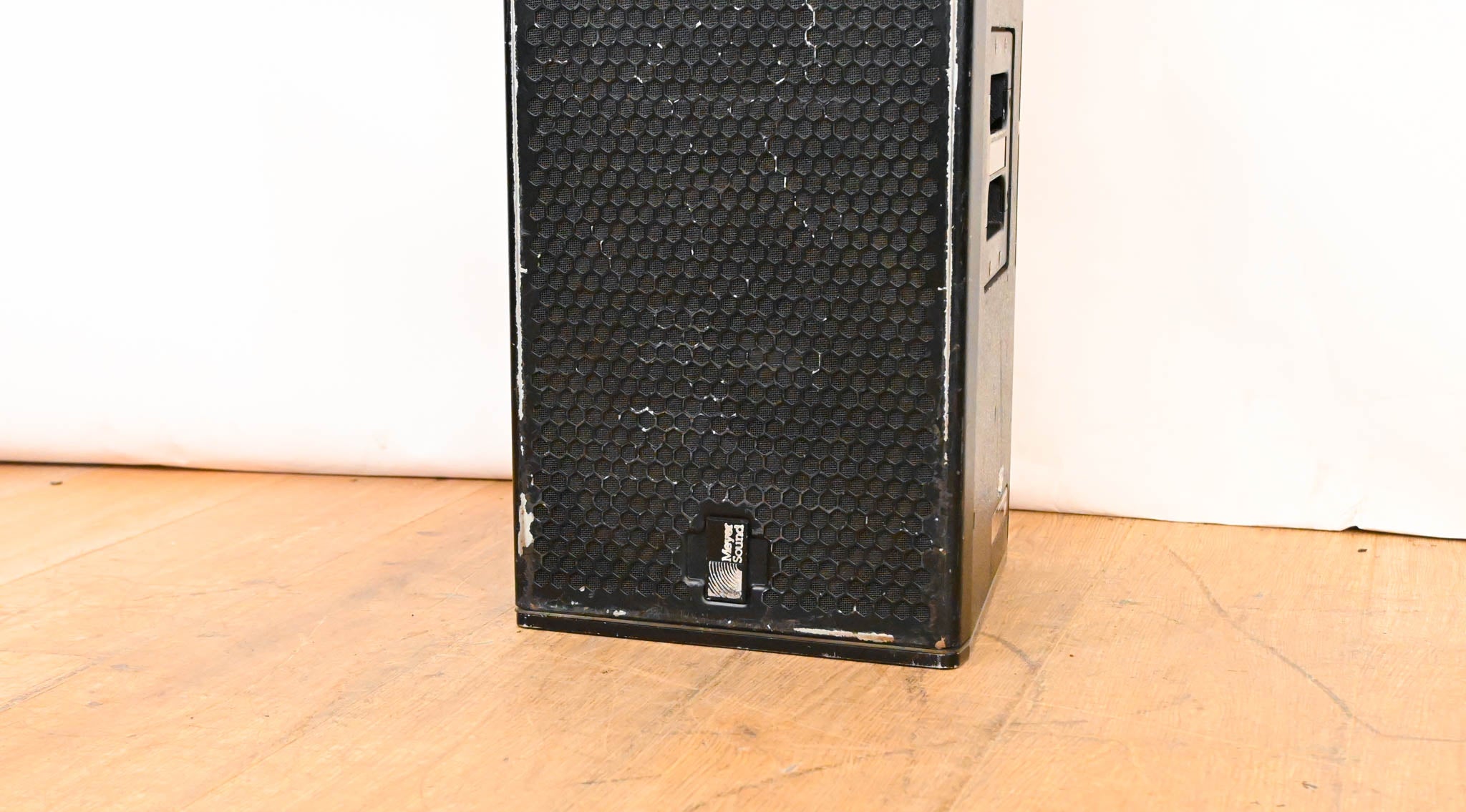 Meyer Sound UPJ-1P Compact VariO Loudspeaker