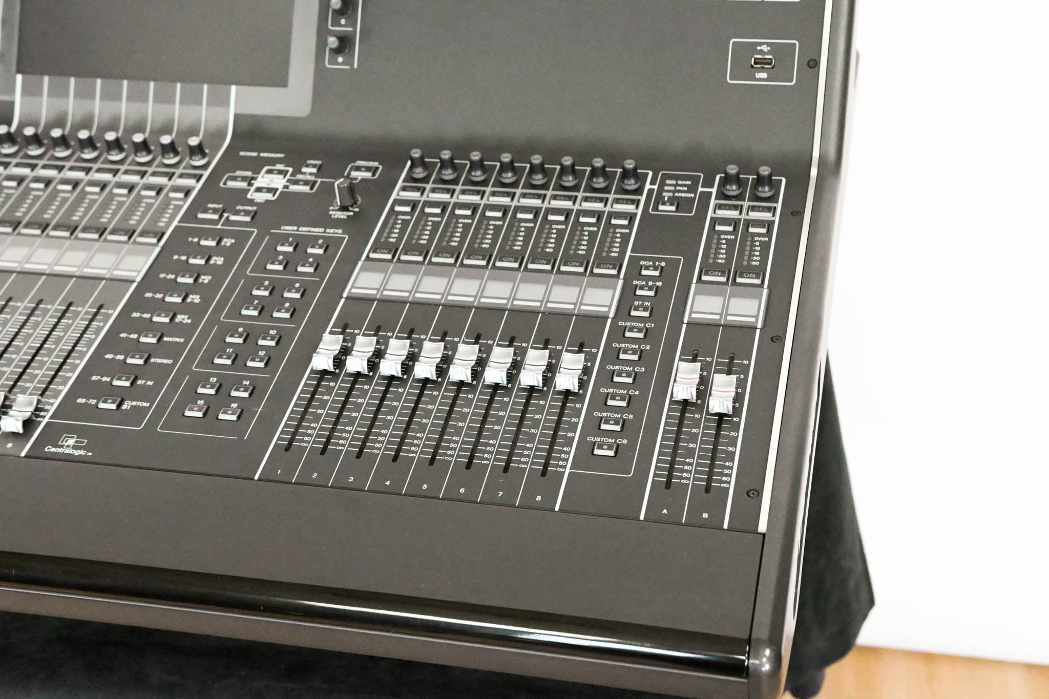 Yamaha CL5 72-Channel Digital Mixing Console