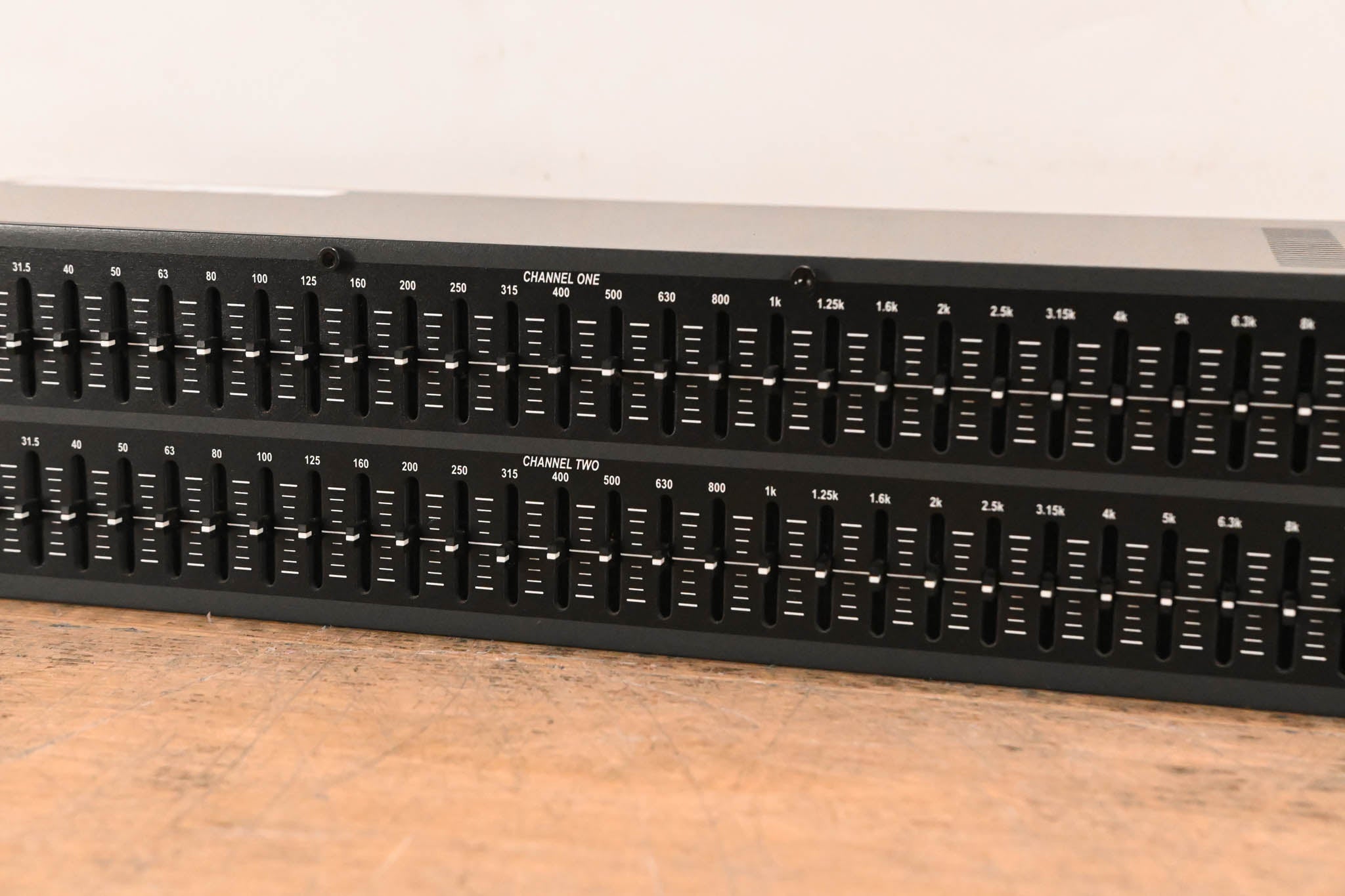 dbx 231 Dual-Channel 31-Band Graphic Equalizer