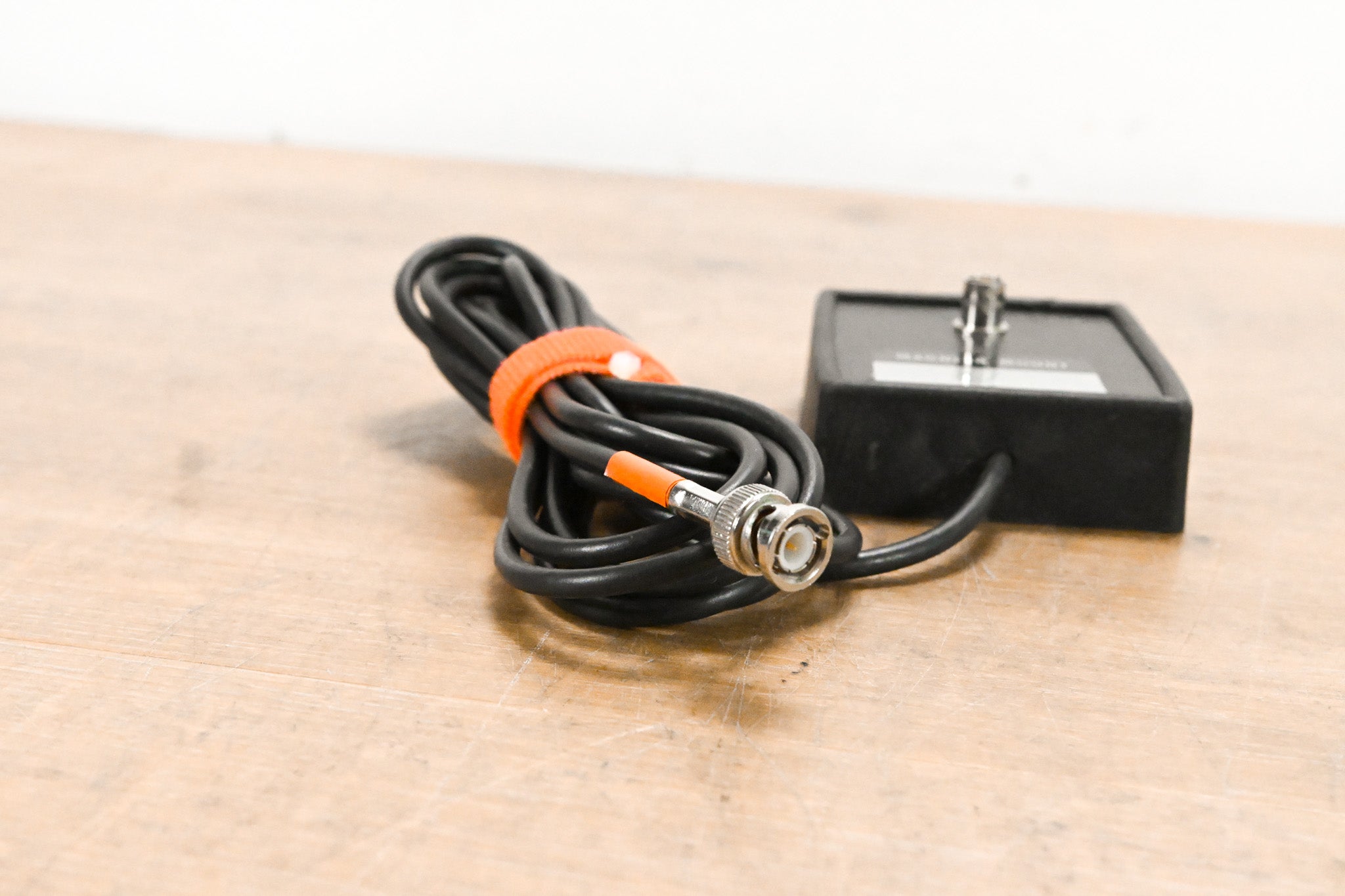 Radiall / Larsen BNC-BNC Magnet Mount