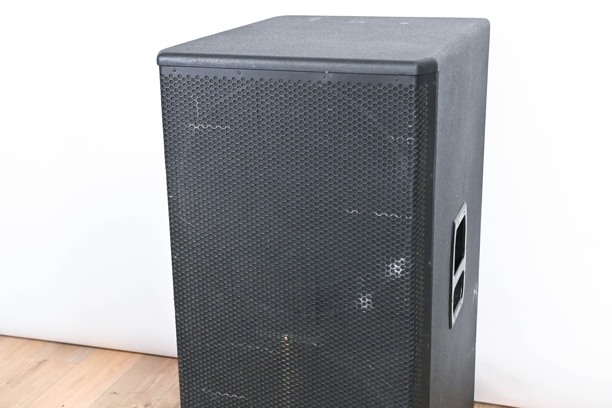 JBL MRX528S Dual 18" Bass Reflex Subwoofer