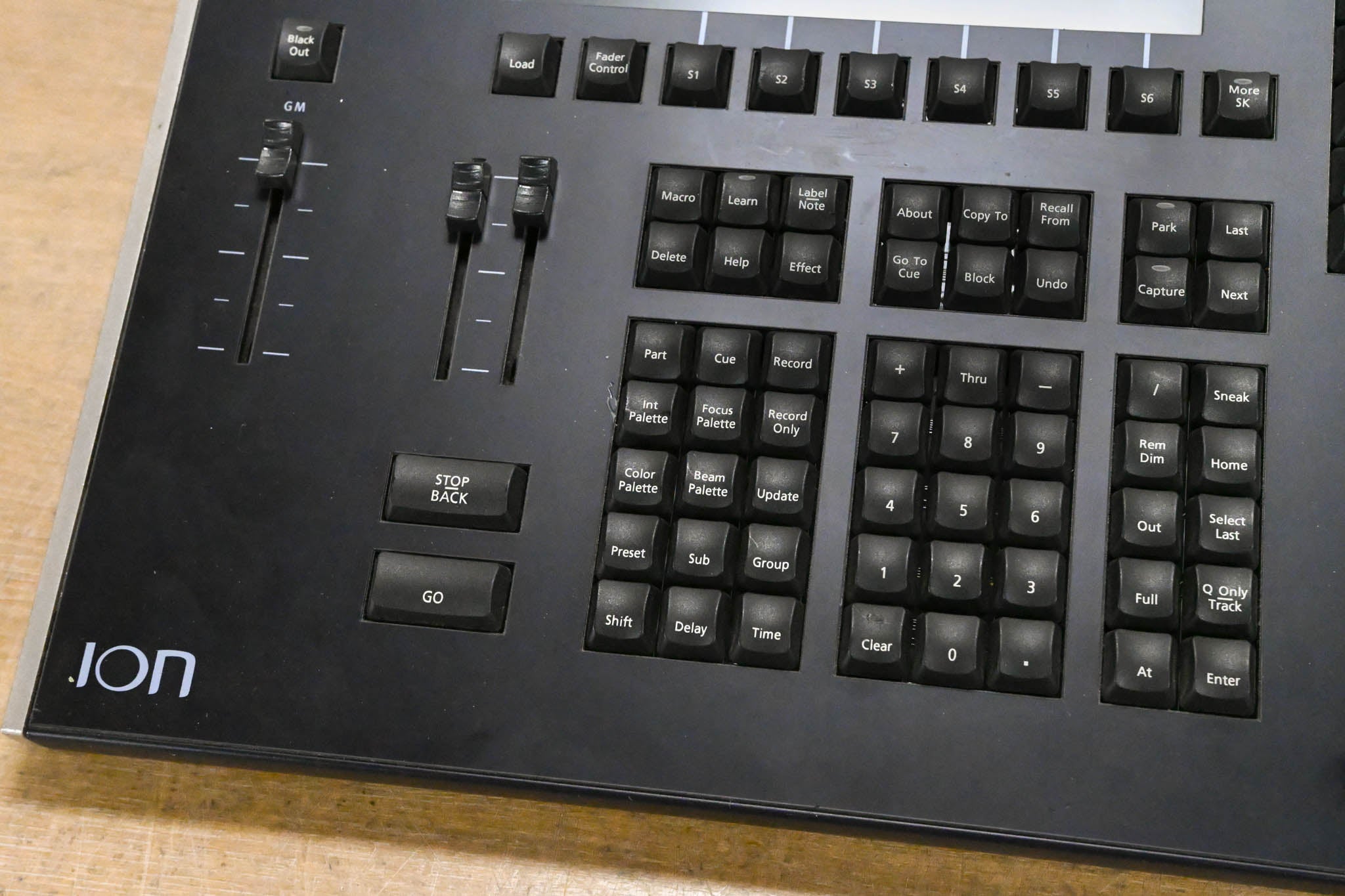 ETC ION 1000 Lighting Console